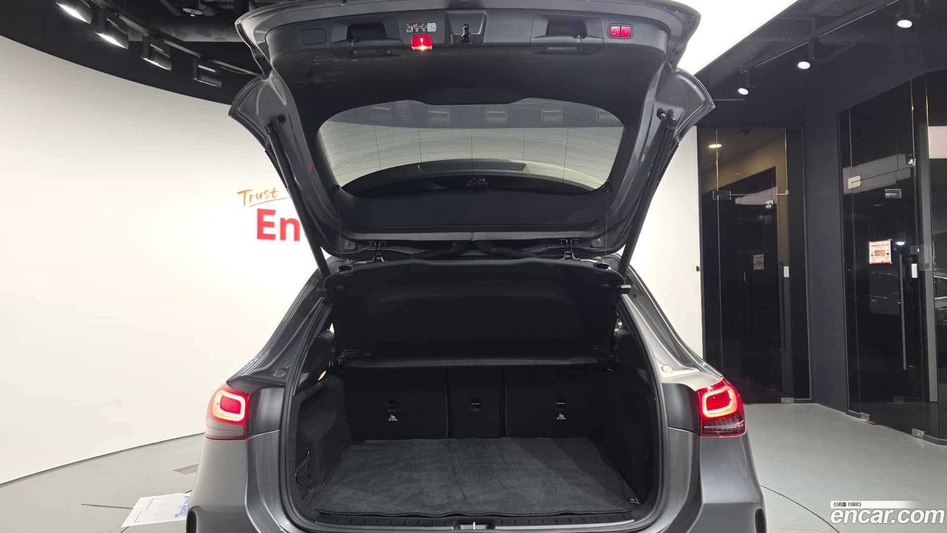 EQA Mercedes-Benz 2022.11-OPTION-024