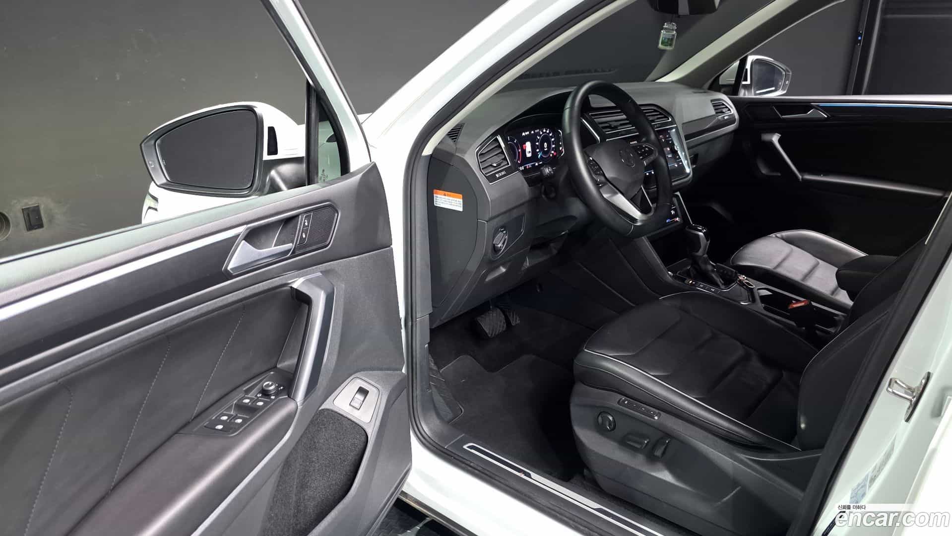 Tiguan Volkswagen 2023.9-INNER-010