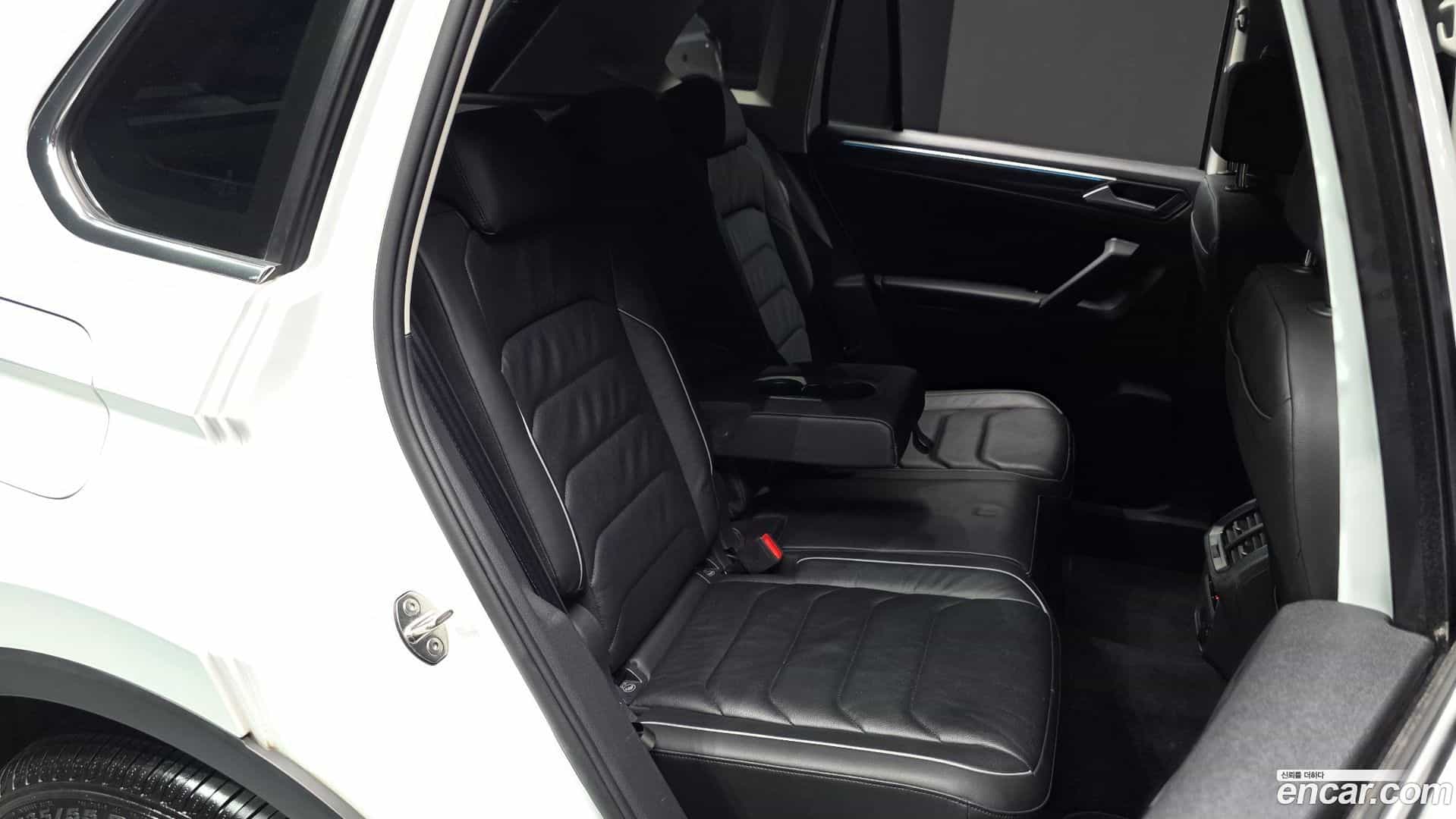 Tiguan Volkswagen 2023.9-OPTION-015