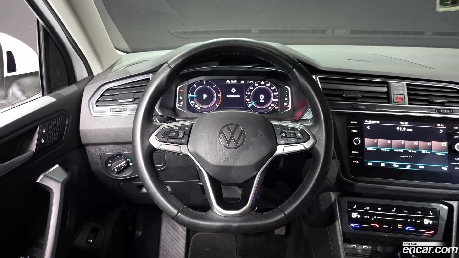 Tiguan Volkswagen 2023.9-OPTION-017