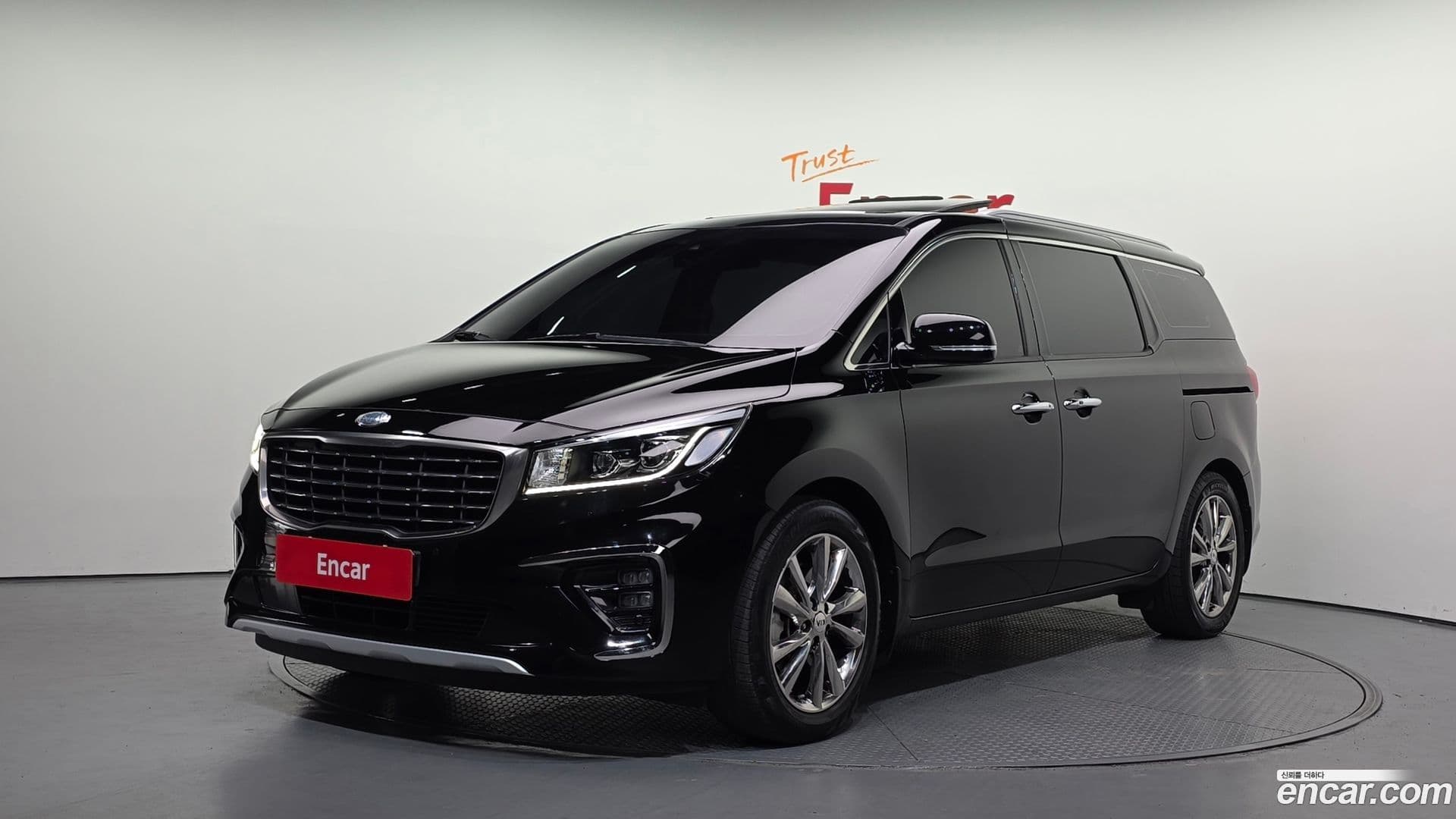 Main__Slider__Photo:Canival Kia 2019.2-0