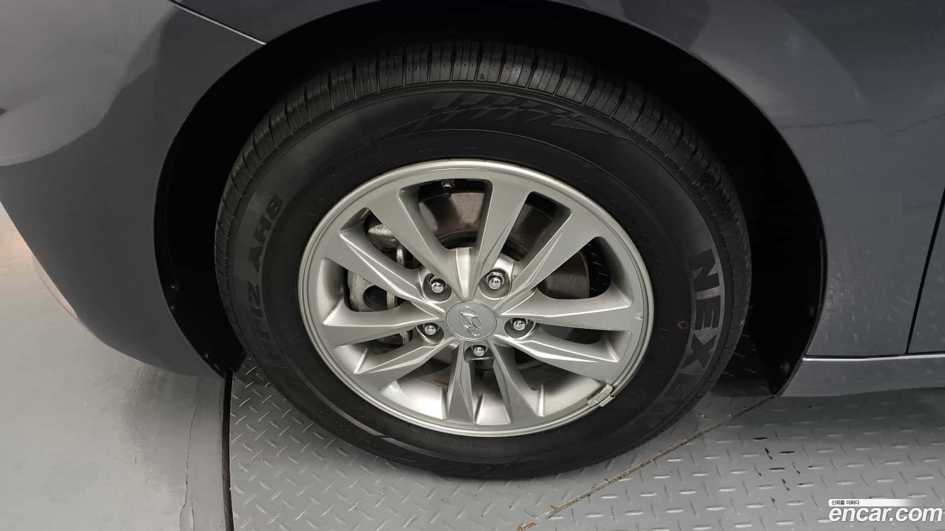 AVANTE Hyundai 2019.7-OUTER-005