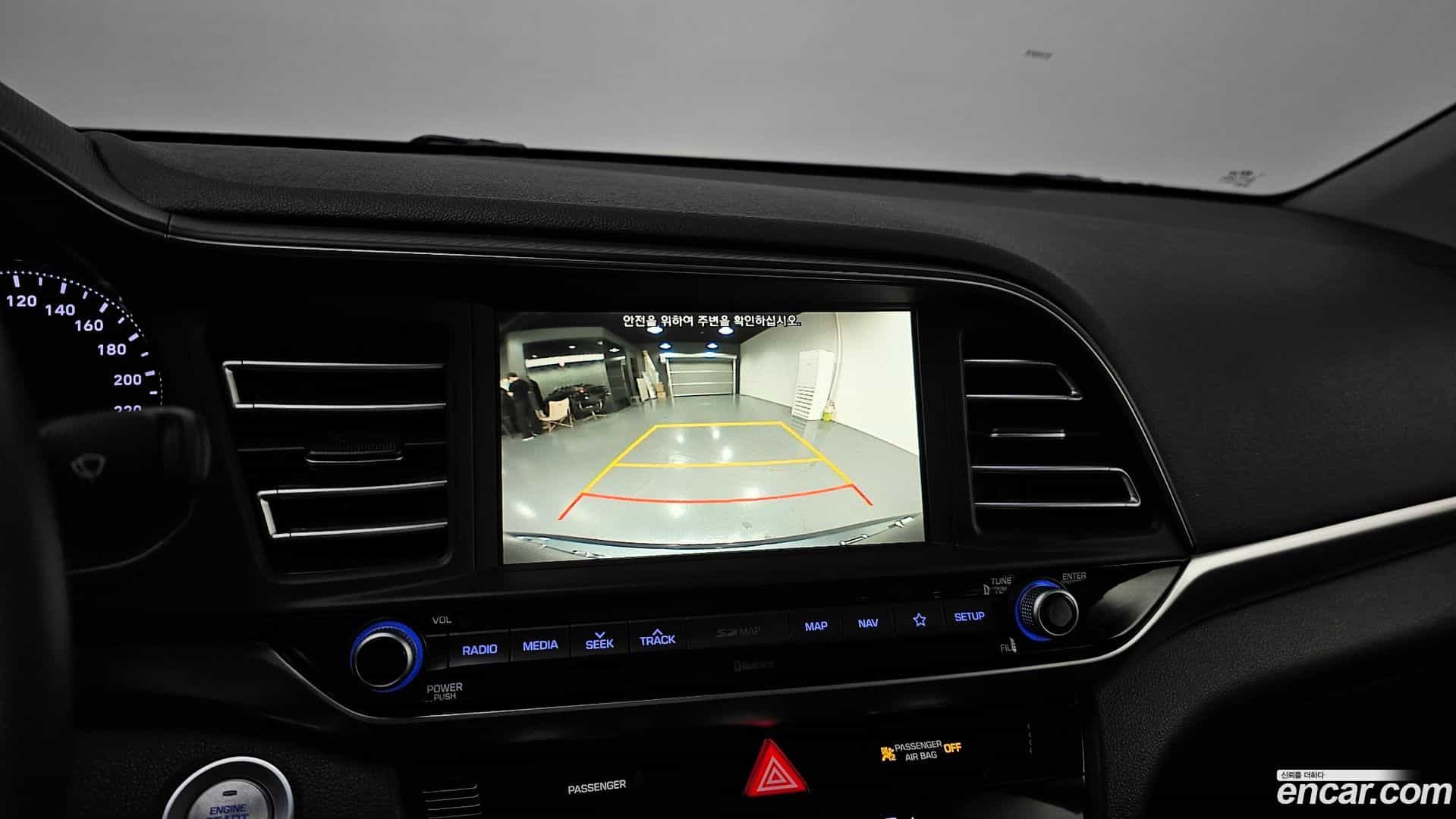 AVANTE Hyundai 2019.7-OPTION-018