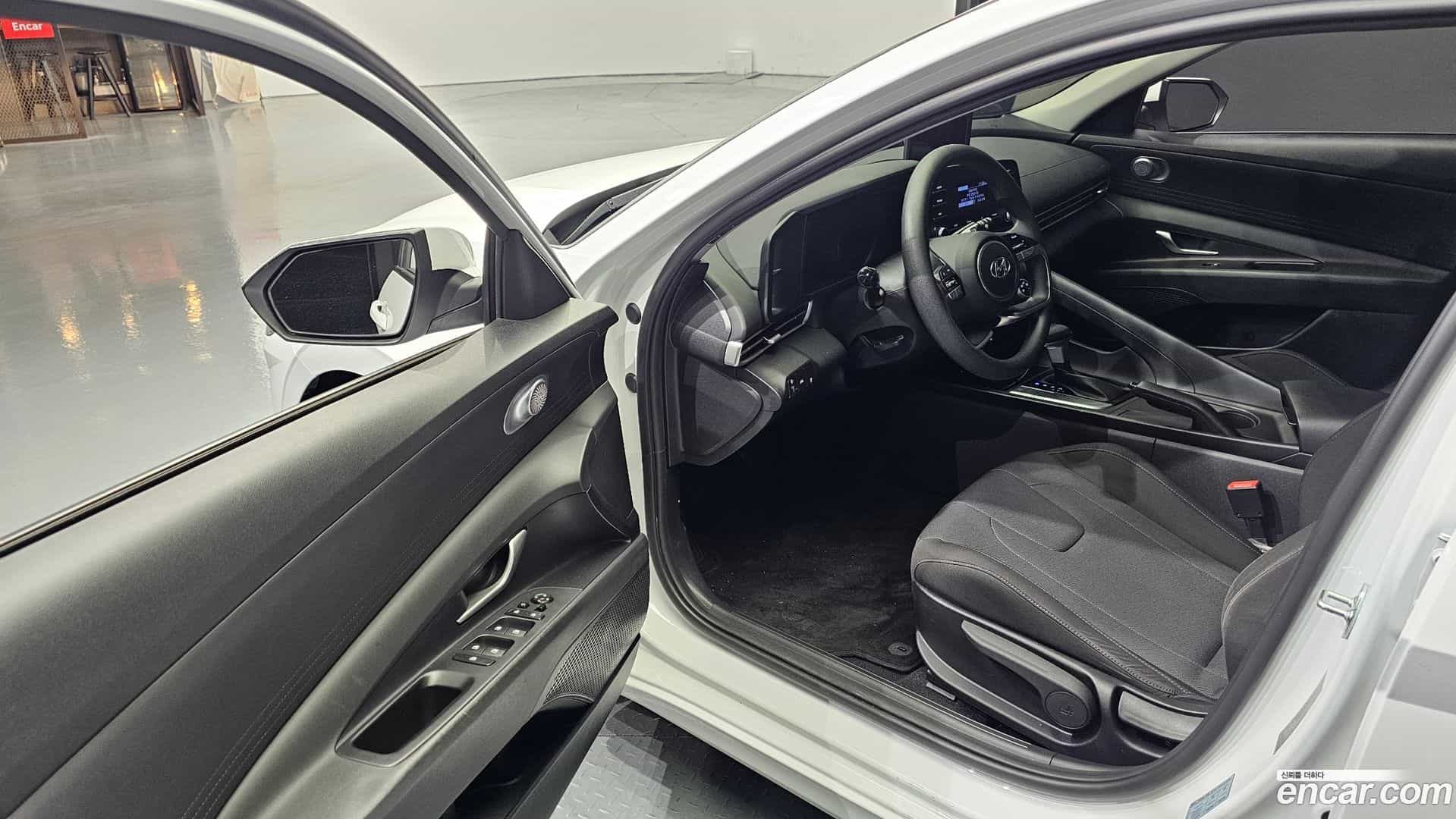 AVANTE Hyundai 2022.0-INNER-010