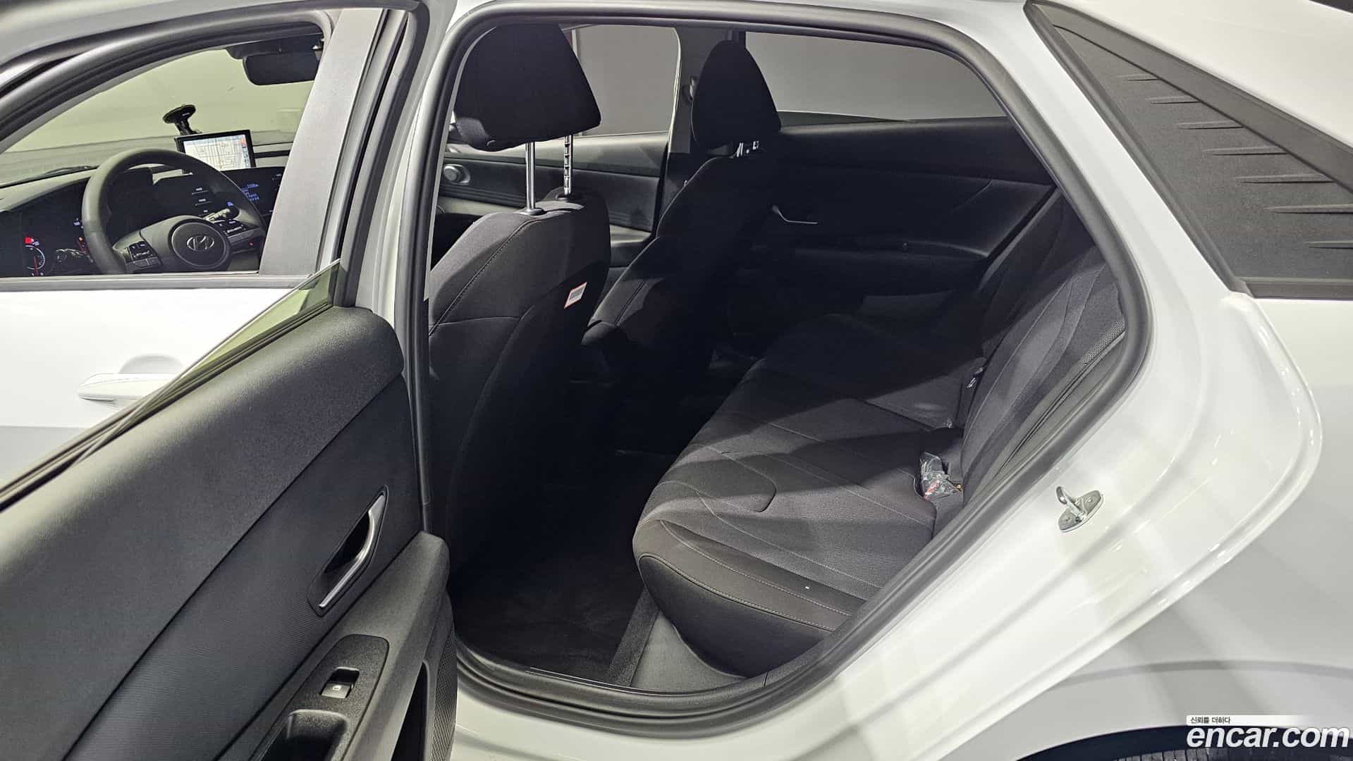 AVANTE Hyundai 2022.0-OPTION-015