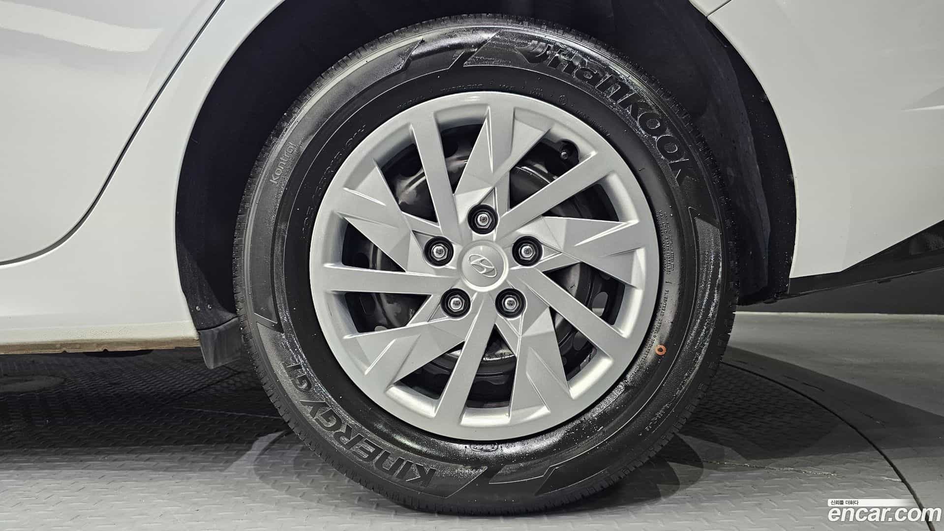 AVANTE Hyundai 2022.0-OUTER-031