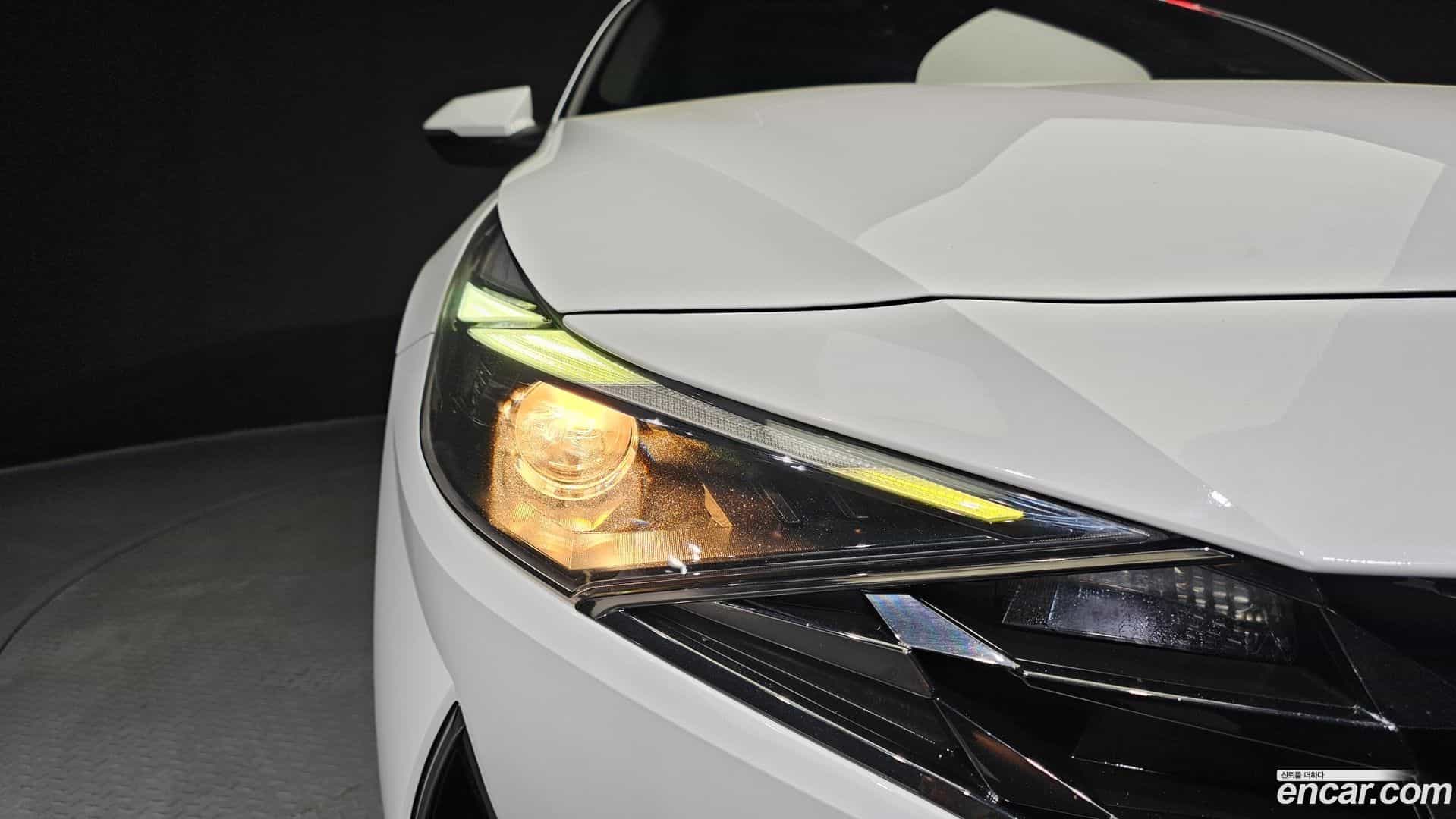AVANTE Hyundai 2022.0-OUTER-032