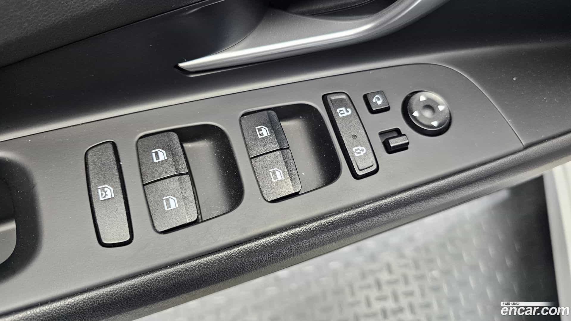 AVANTE Hyundai 2022.0-OPTION-041