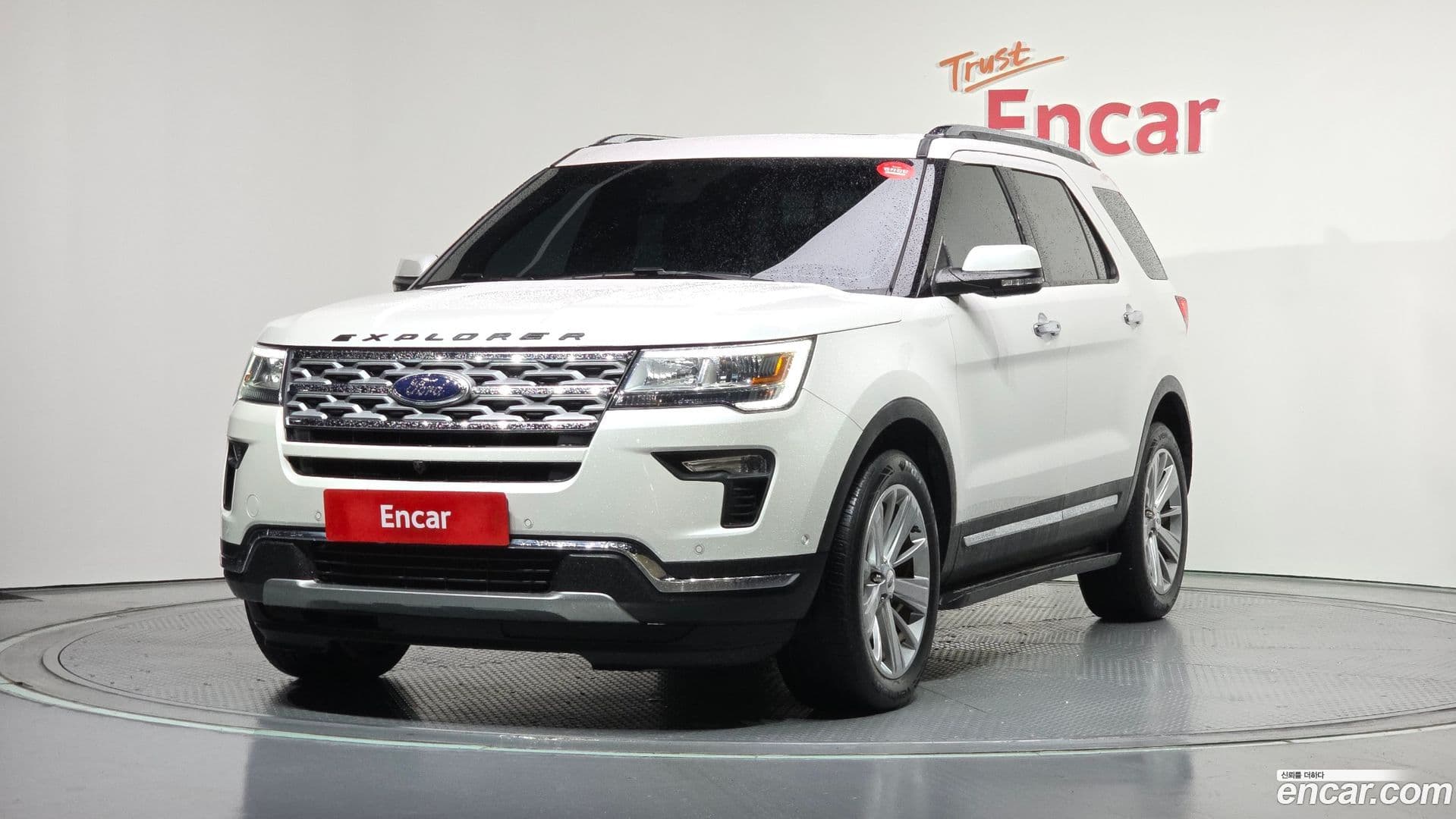 Main__Slider__Photo:Explorer Ford 2018.9-0