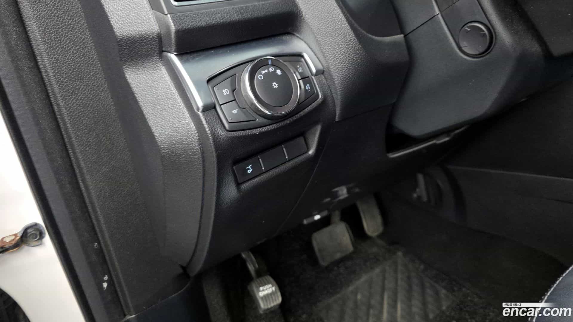 Explorer Ford 2018.9-OPTION-041