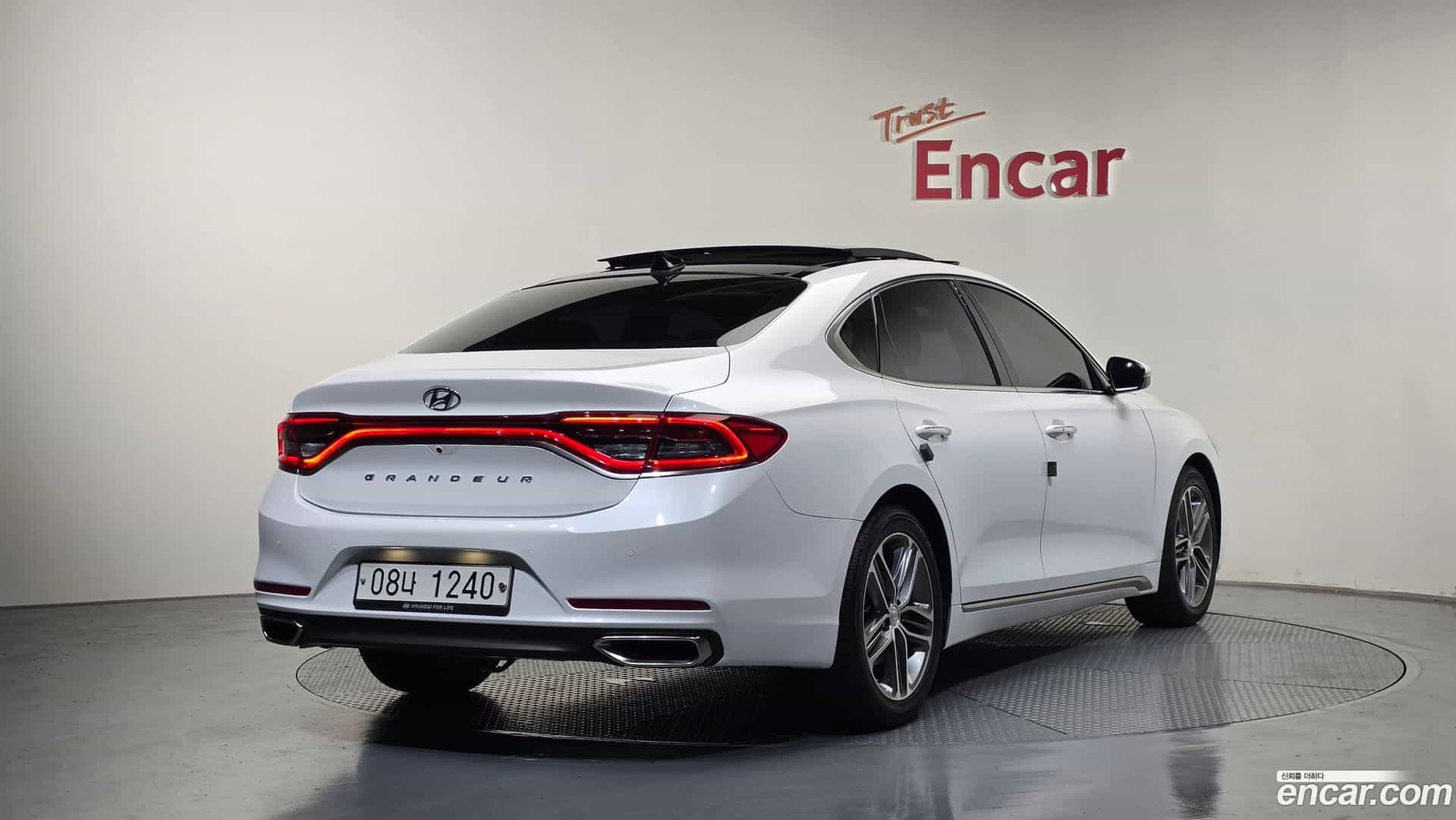 Grandeur Hyundai 2018.0-OUTER-002