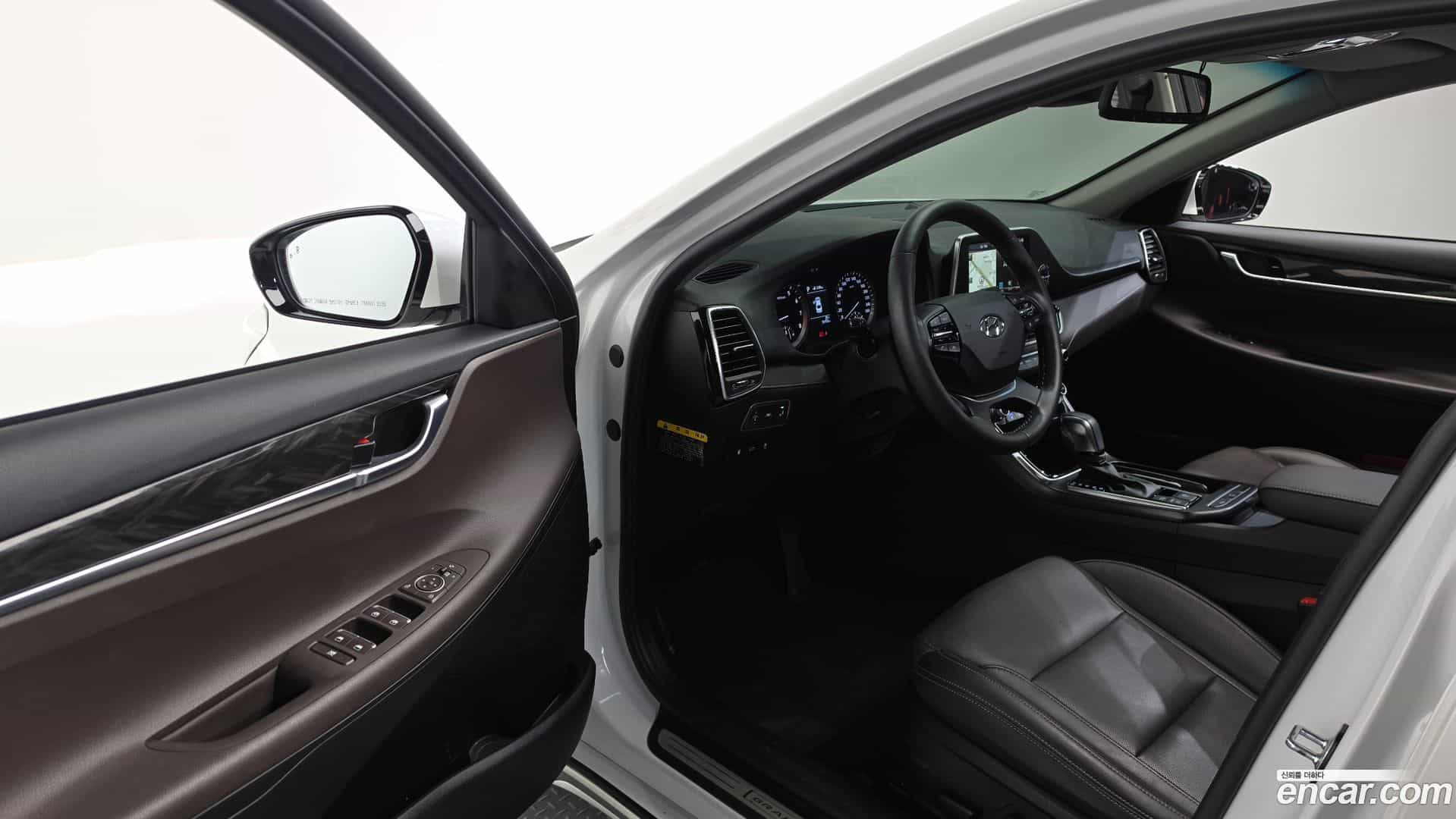 Grandeur Hyundai 2018.0-INNER-010