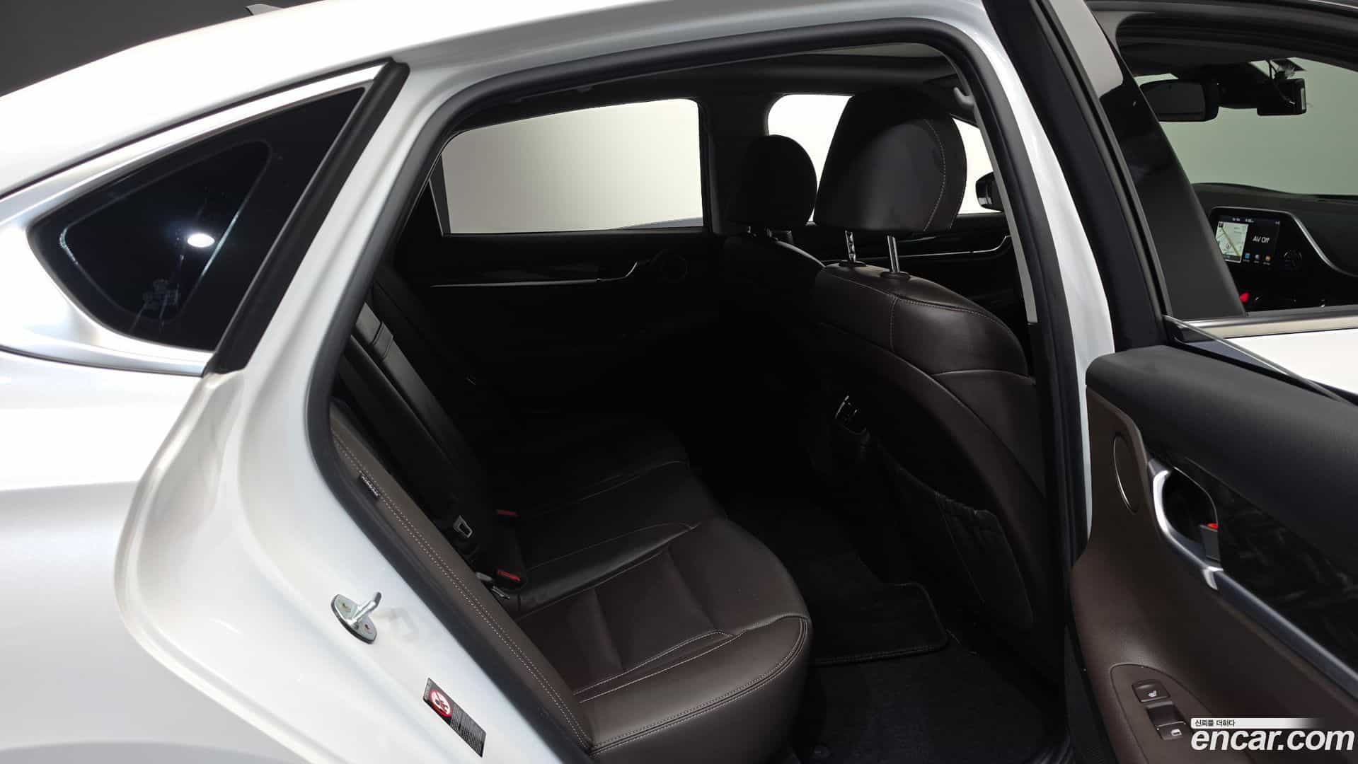 Grandeur Hyundai 2018.0-OPTION-015
