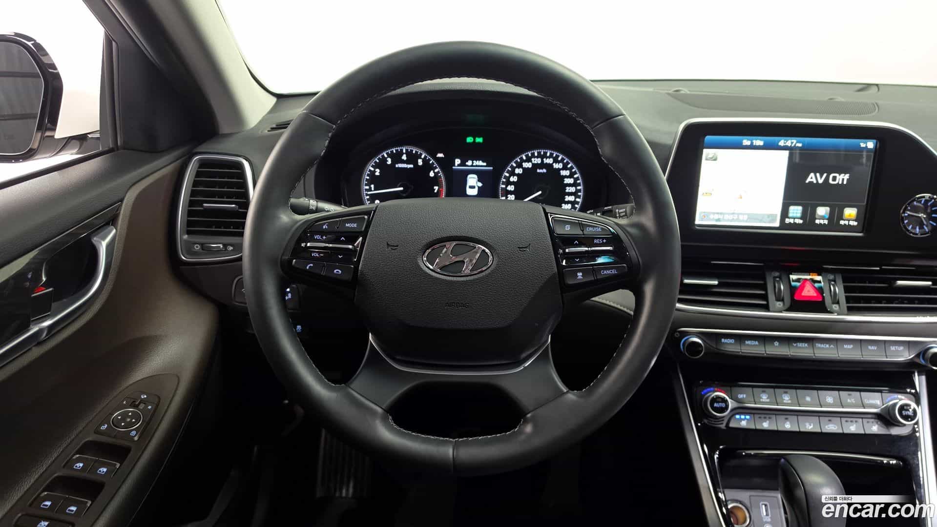 Grandeur Hyundai 2018.0-OPTION-016