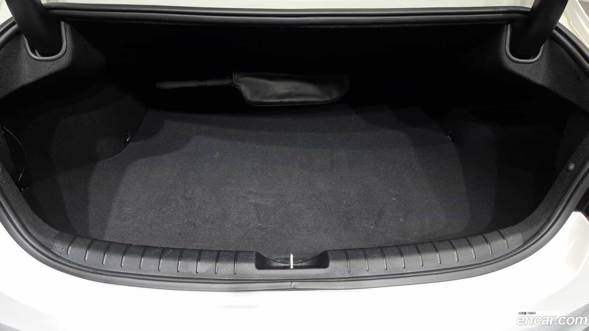 Grandeur Hyundai 2018.0-OPTION-022
