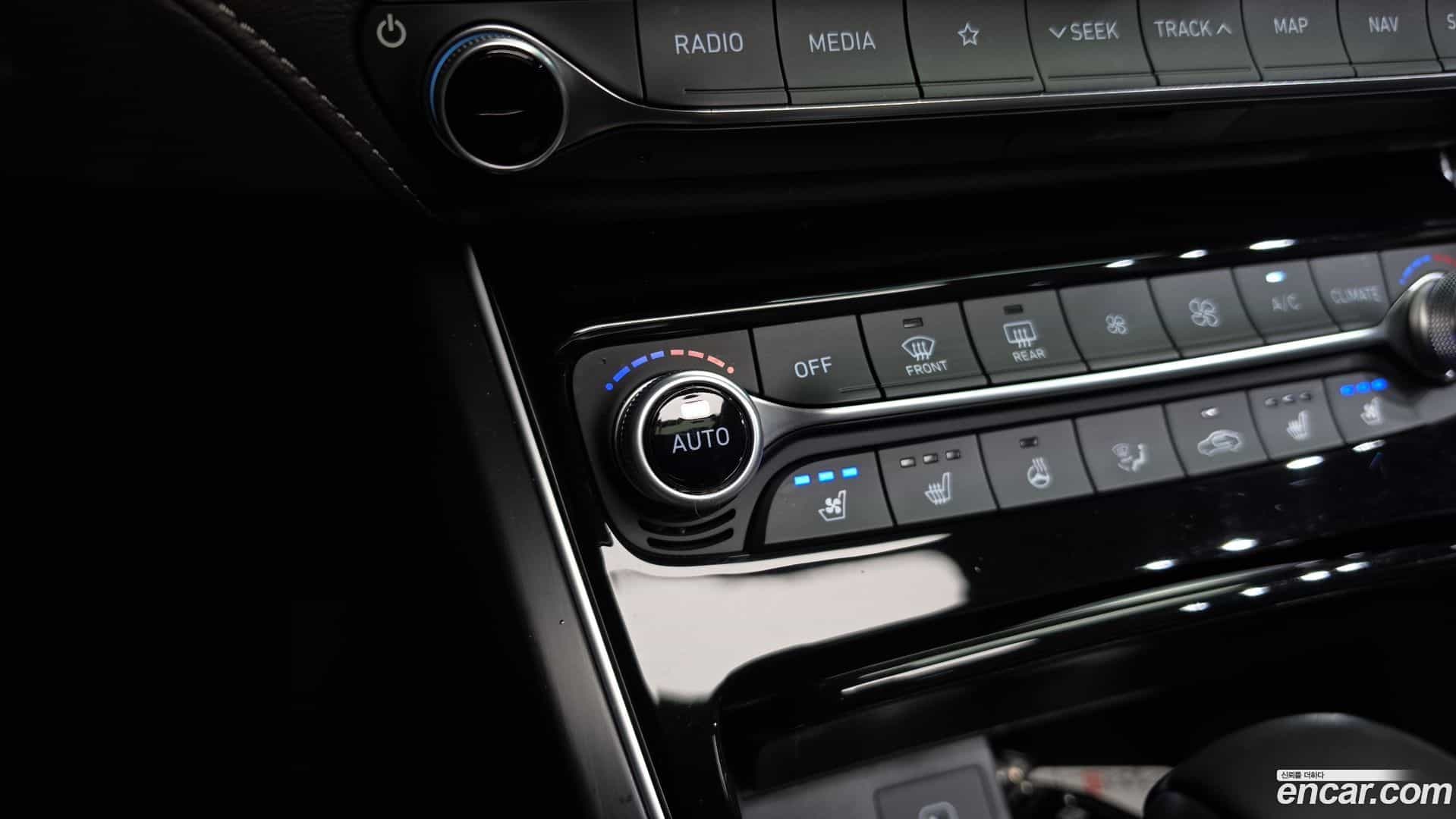 Grandeur Hyundai 2018.0-OPTION-040