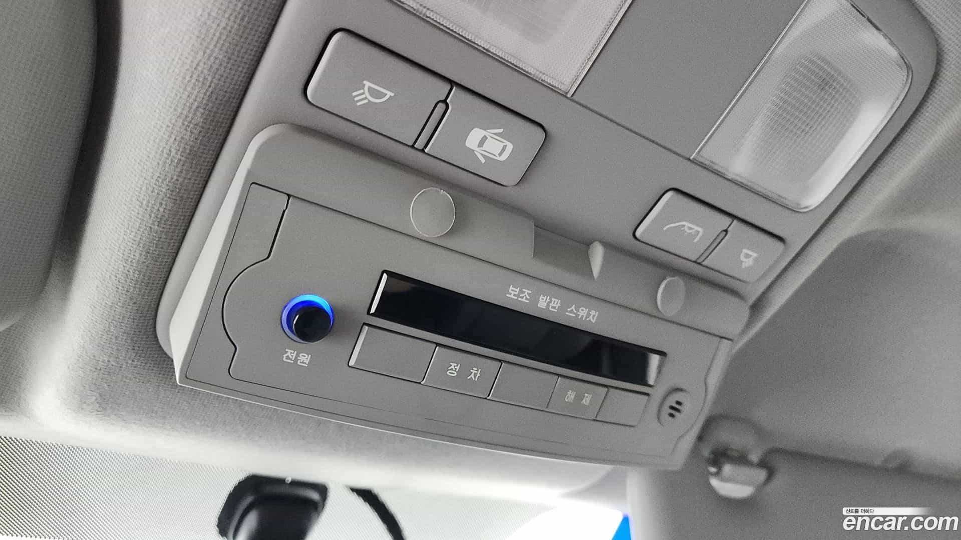 Starex Hyundai 2018.6-OPTION-019