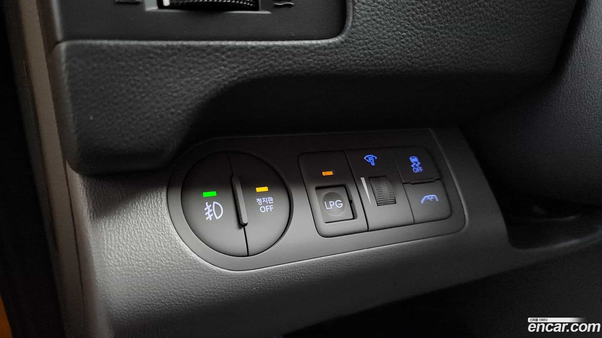 Starex Hyundai 2018.6-OPTION-024