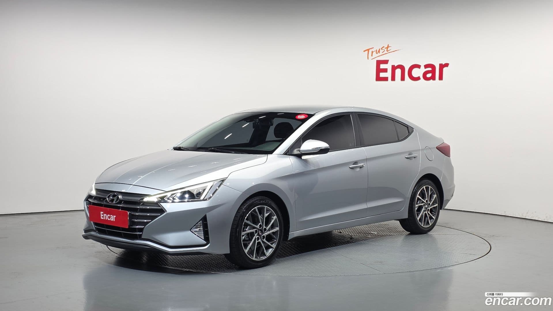 Main__Slider__Photo:AVANTE Hyundai 2019.9-0