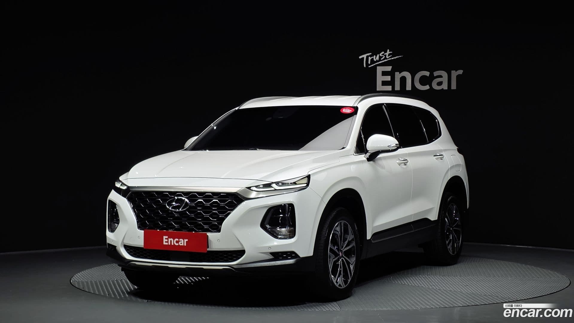 Main__Slider__Photo:Santafe Hyundai 2019.4-0