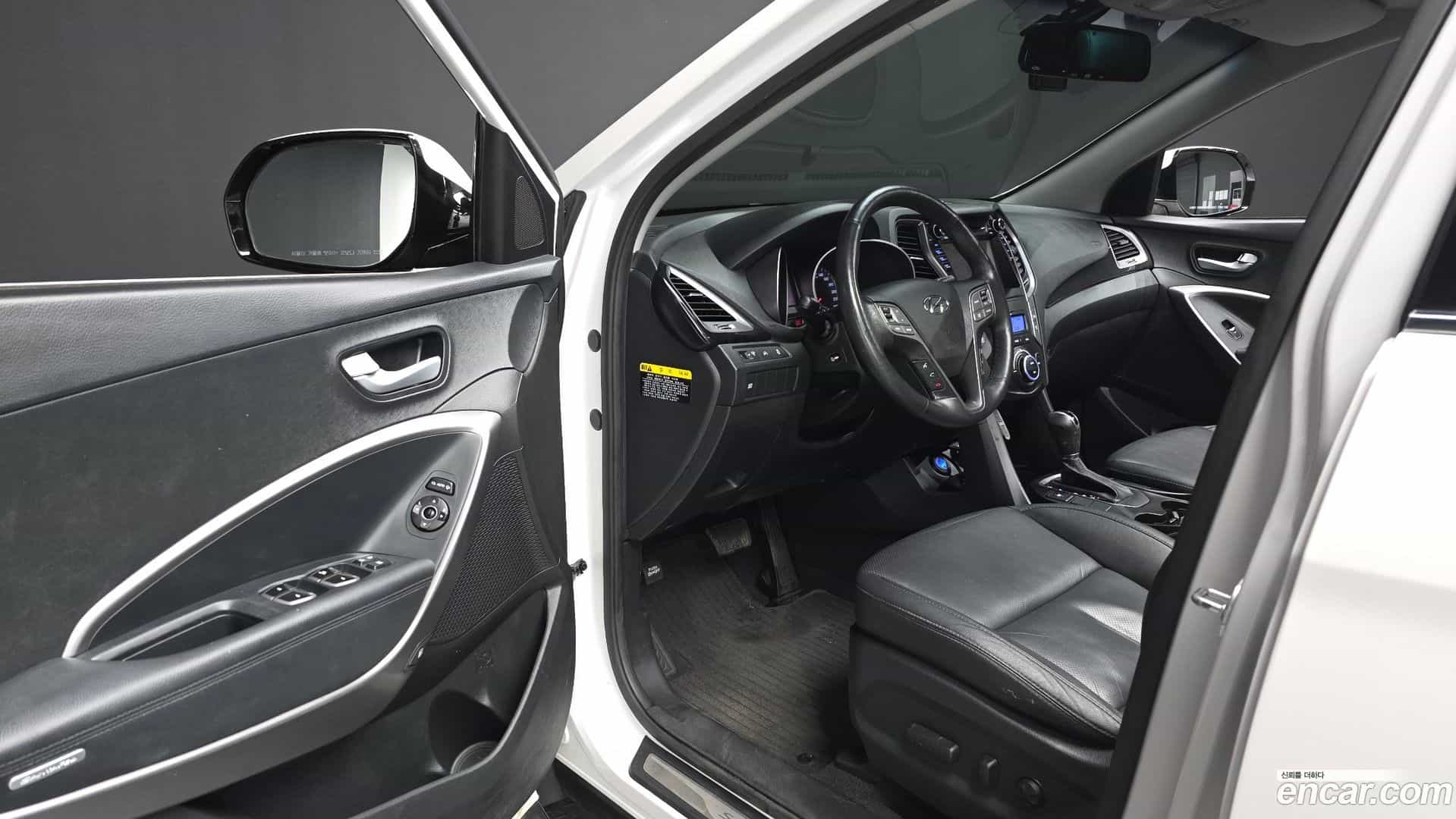Santafe Hyundai 2014.2-INNER-010