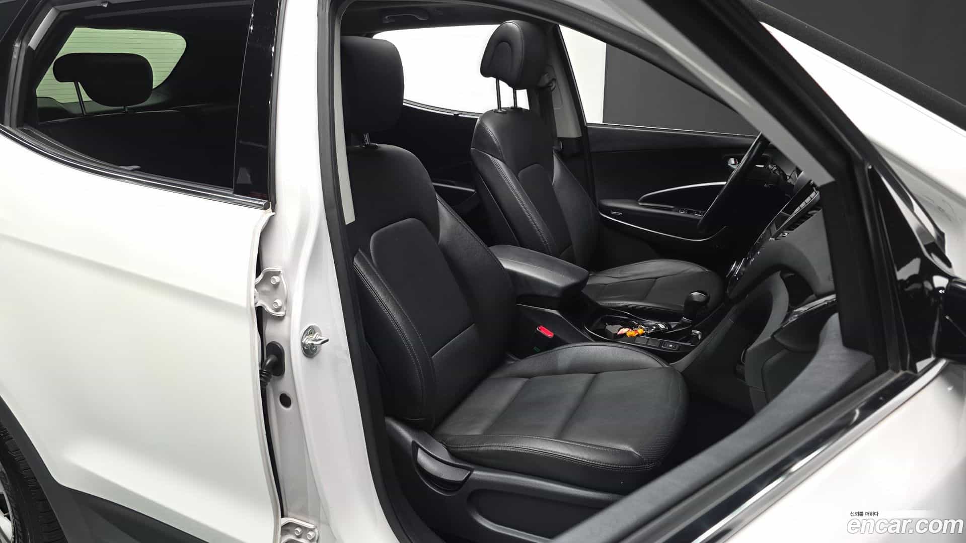Santafe Hyundai 2014.2-INNER-036