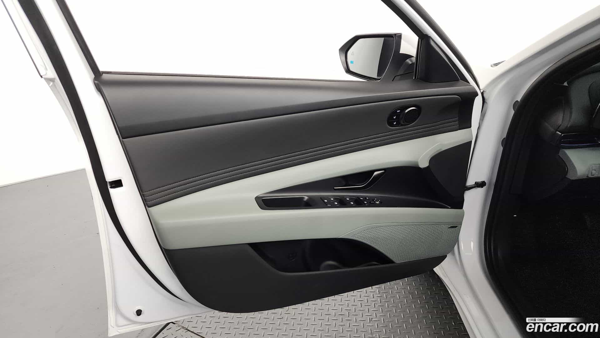 AVANTE Hyundai 2025.2-INNER-034