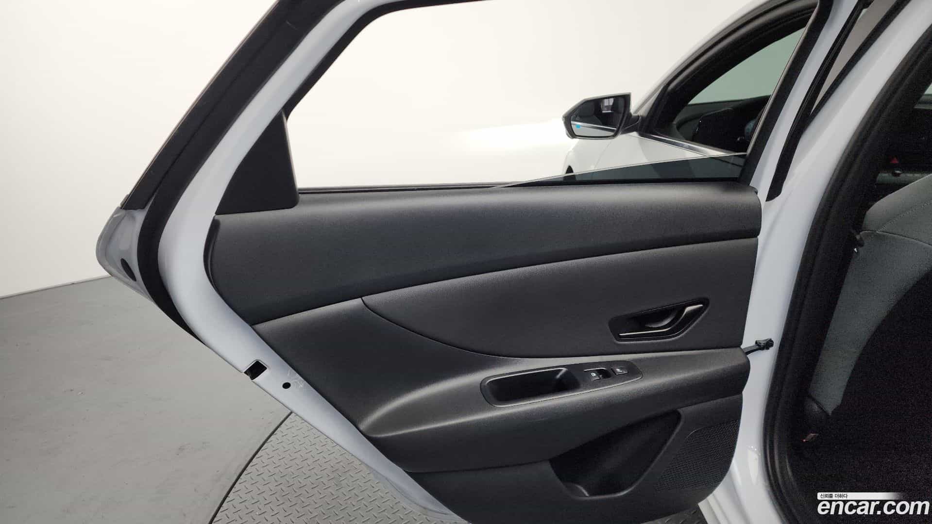 AVANTE Hyundai 2025.2-INNER-035