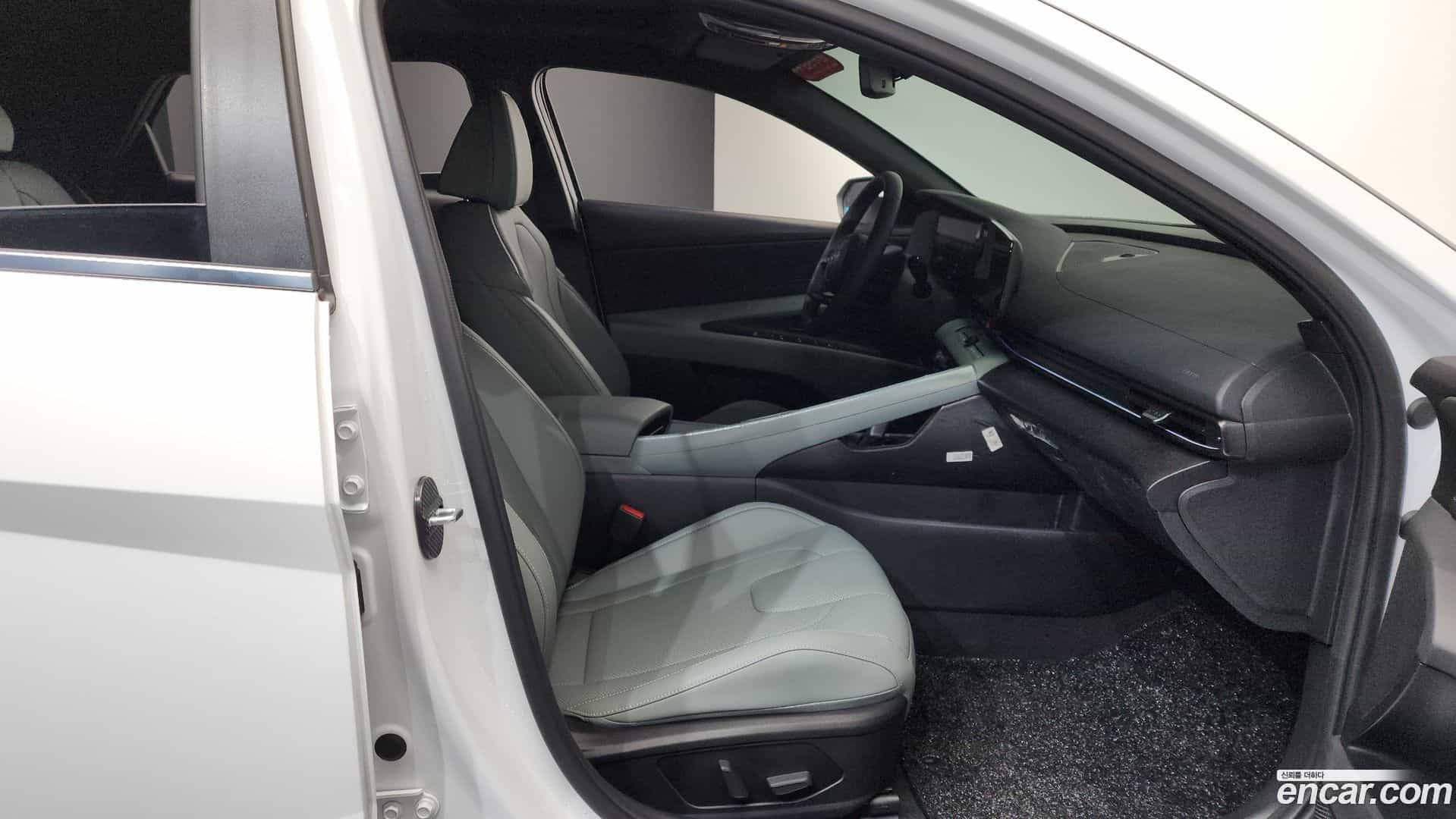 AVANTE Hyundai 2025.2-INNER-036