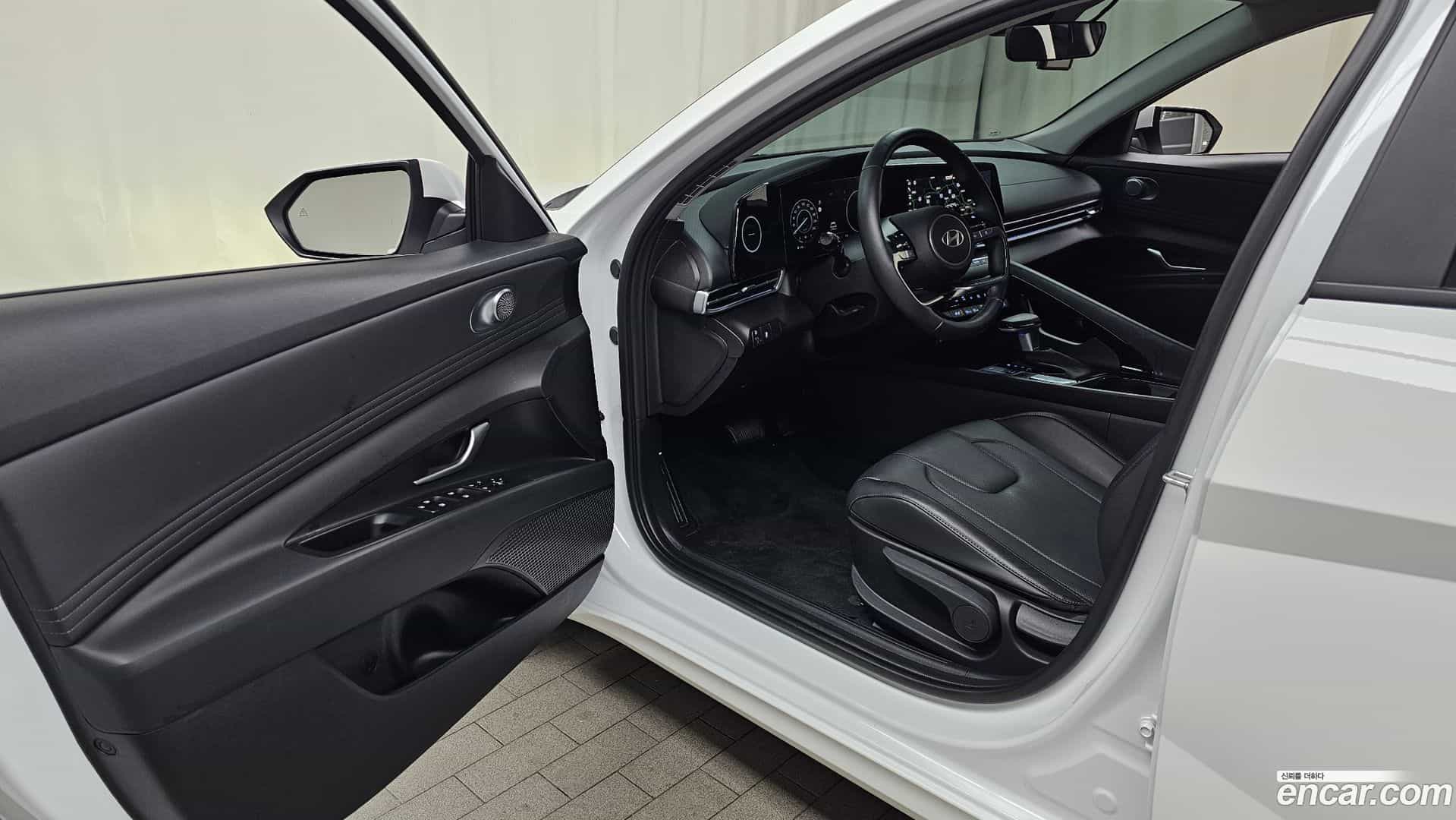 AVANTE Hyundai 2023.6-INNER-010