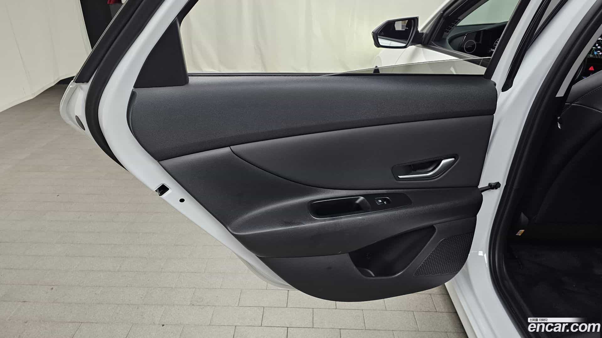 AVANTE Hyundai 2023.6-INNER-035
