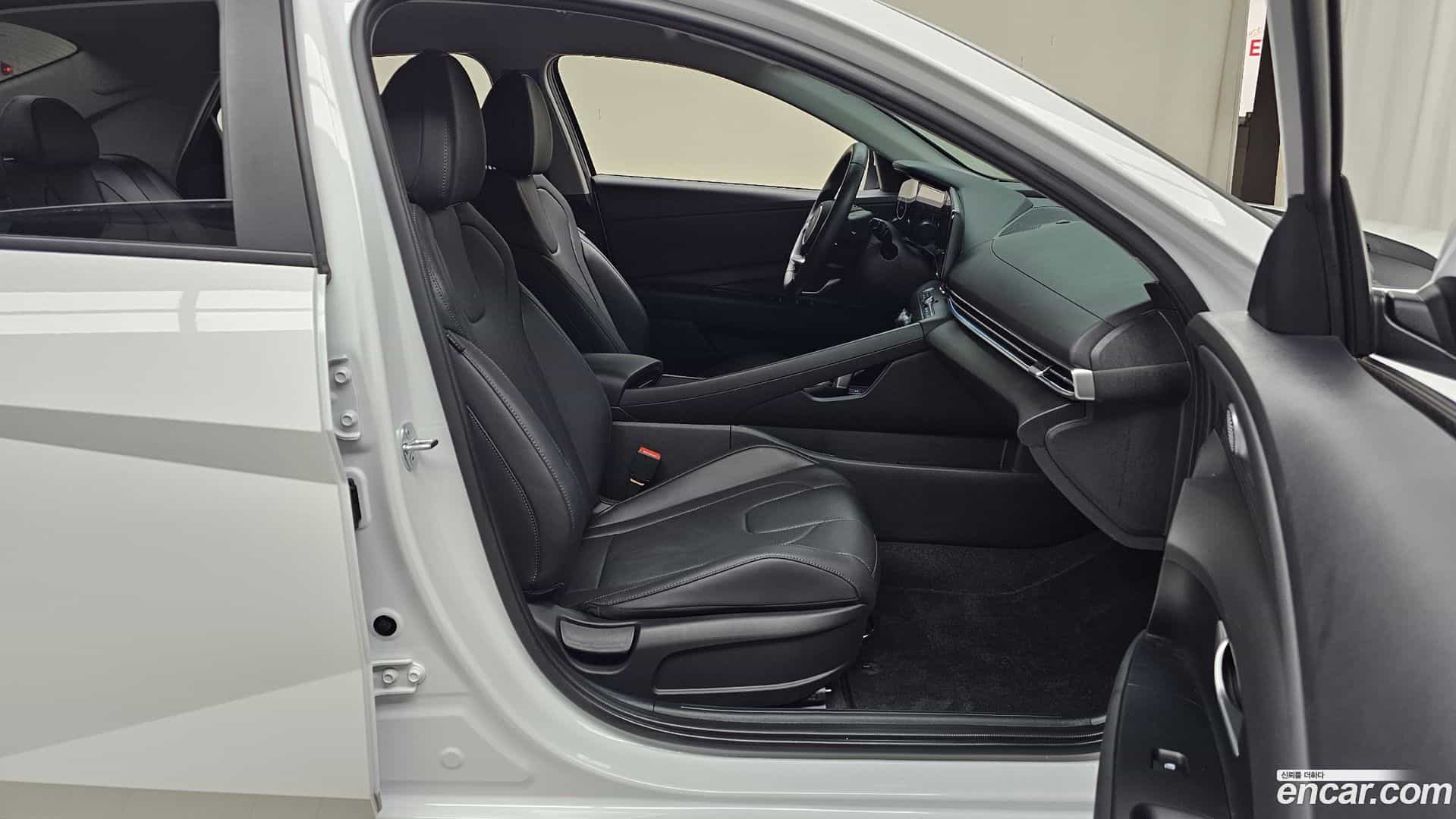 AVANTE Hyundai 2023.6-INNER-036