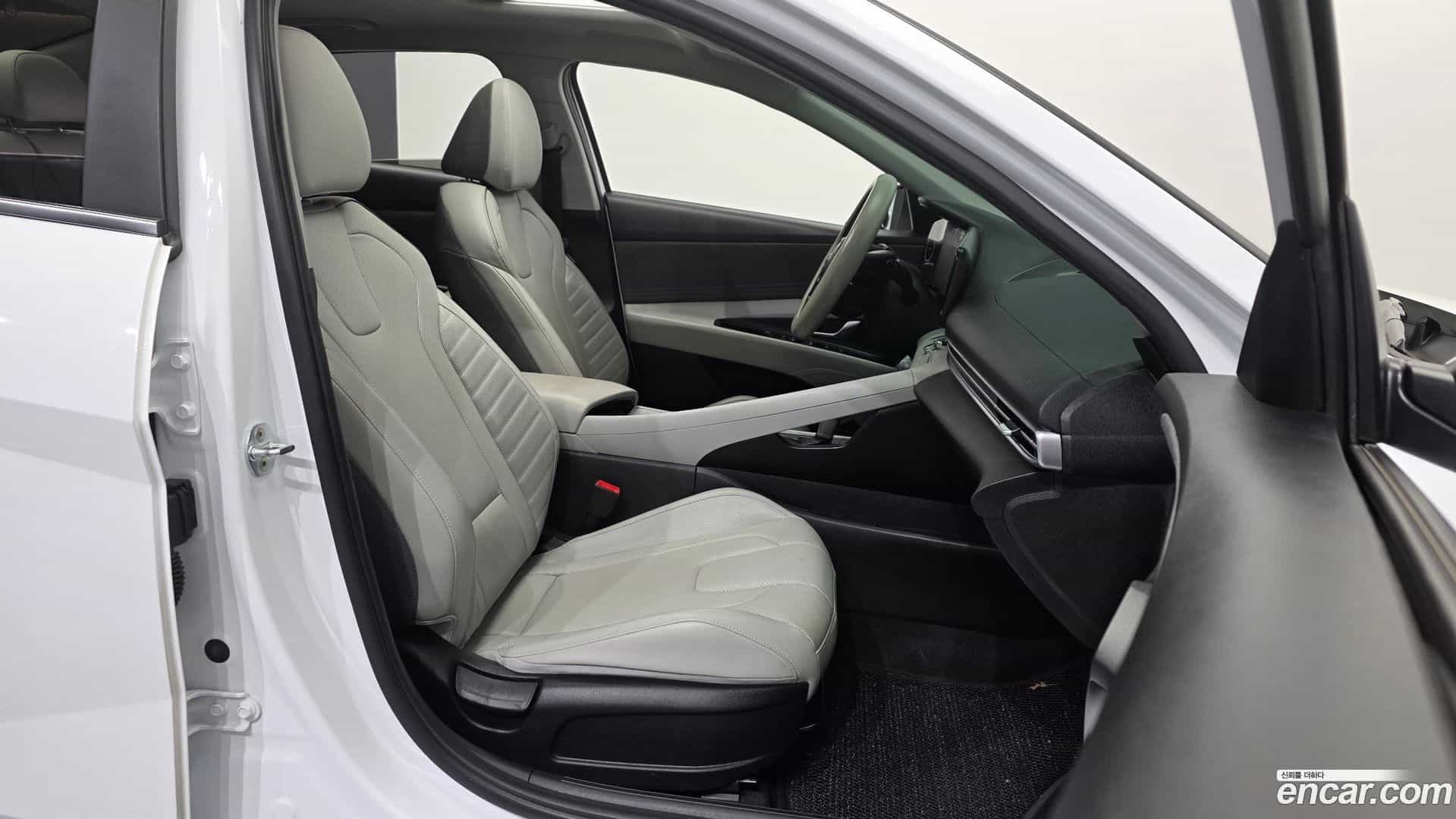 AVANTE Hyundai 2020.8-OPTION-015