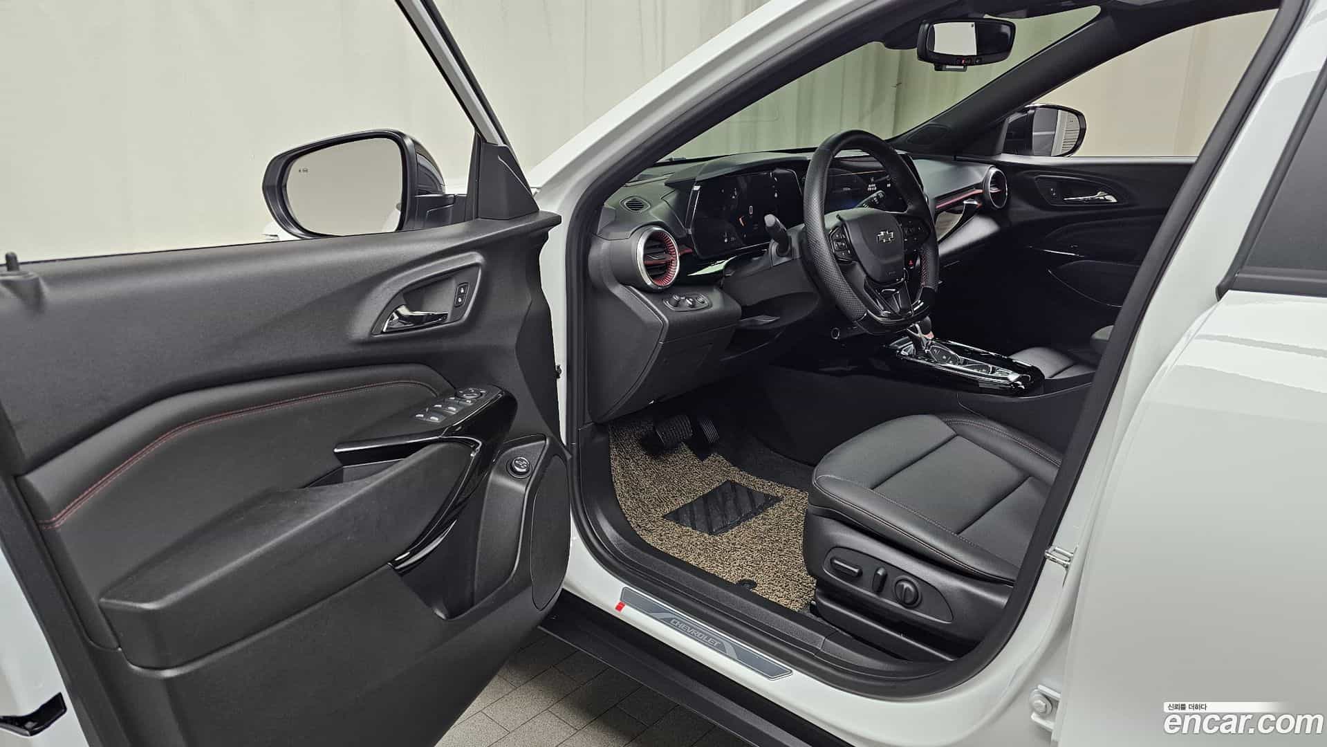 Trax Chevrolet 2023.4-INNER-010