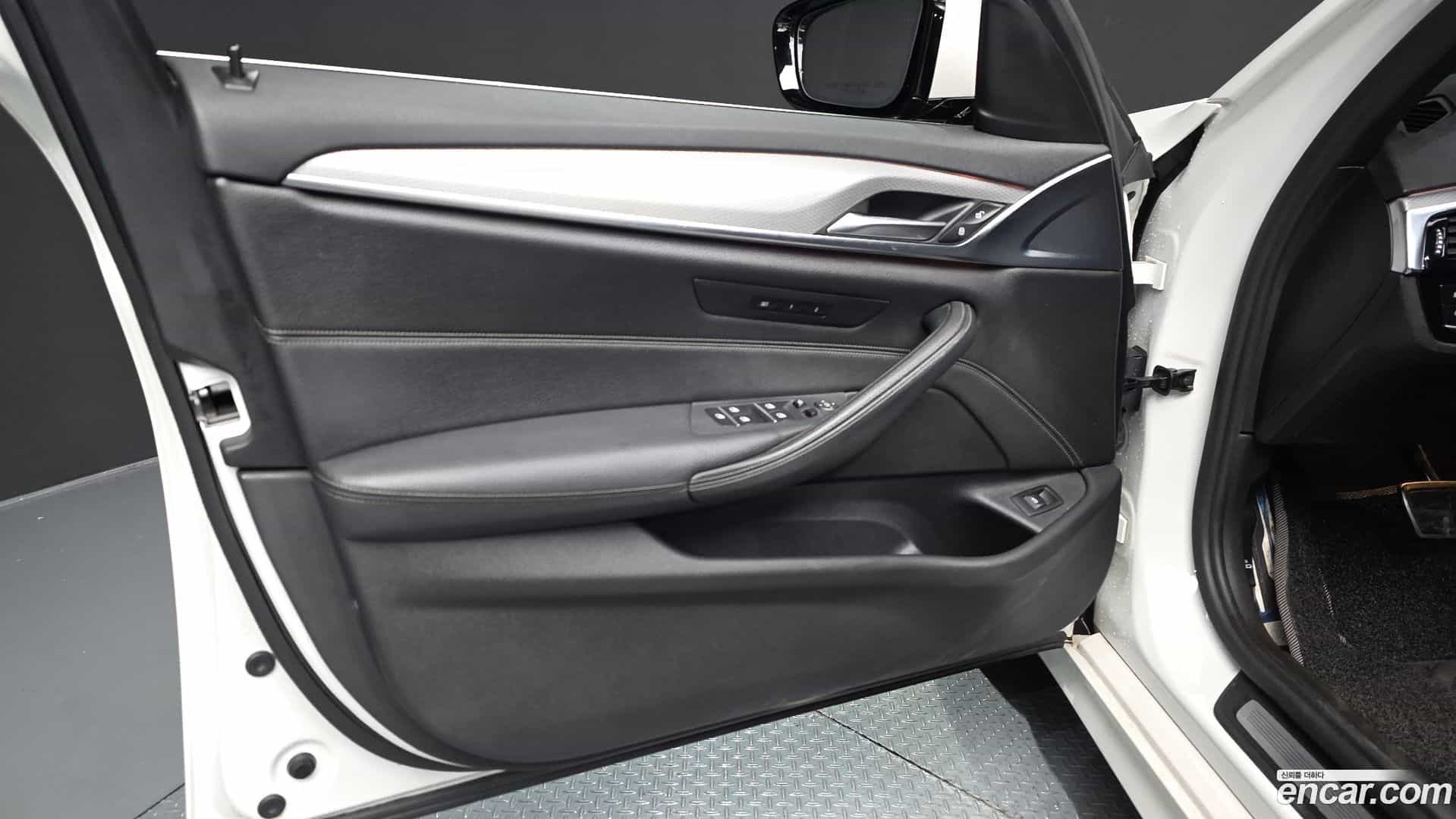 5-Series BMW 2018.0-INNER-034