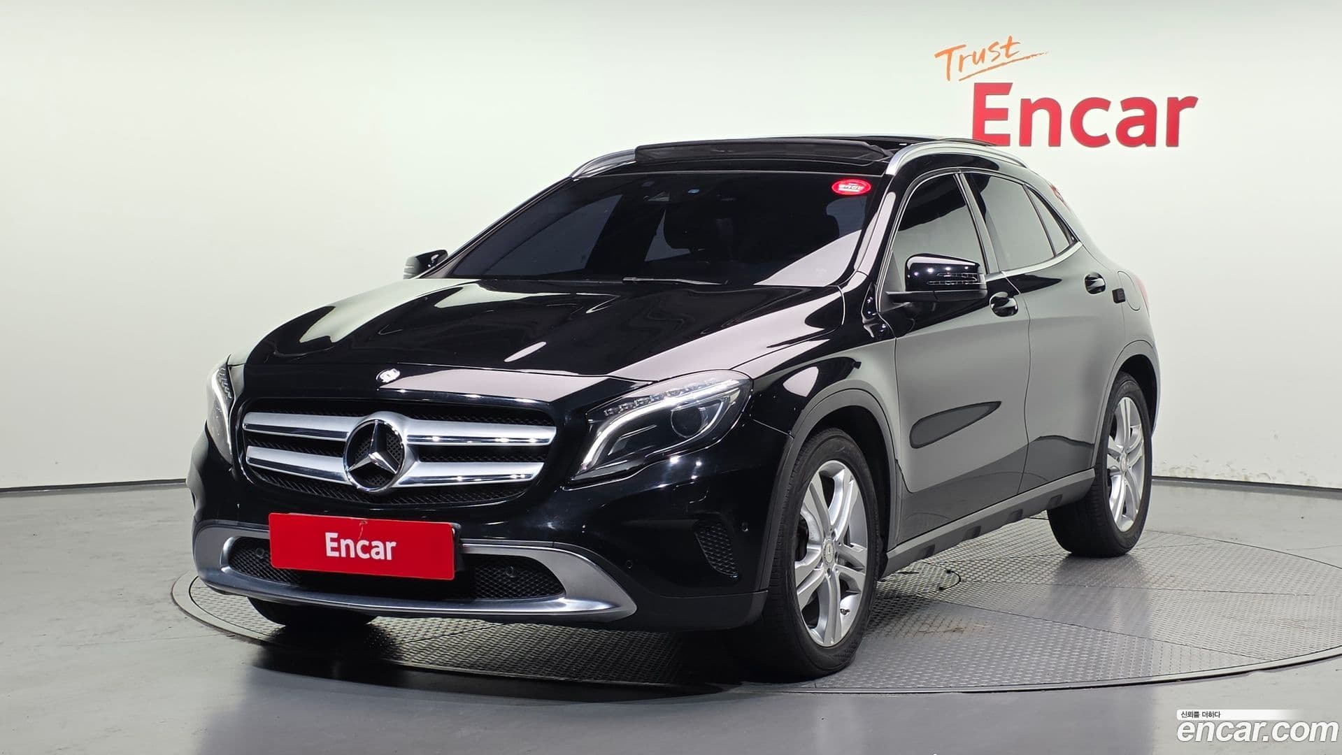 Main__Slider__Photo:GLA-Class Mercedes-Benz 2016.4-0