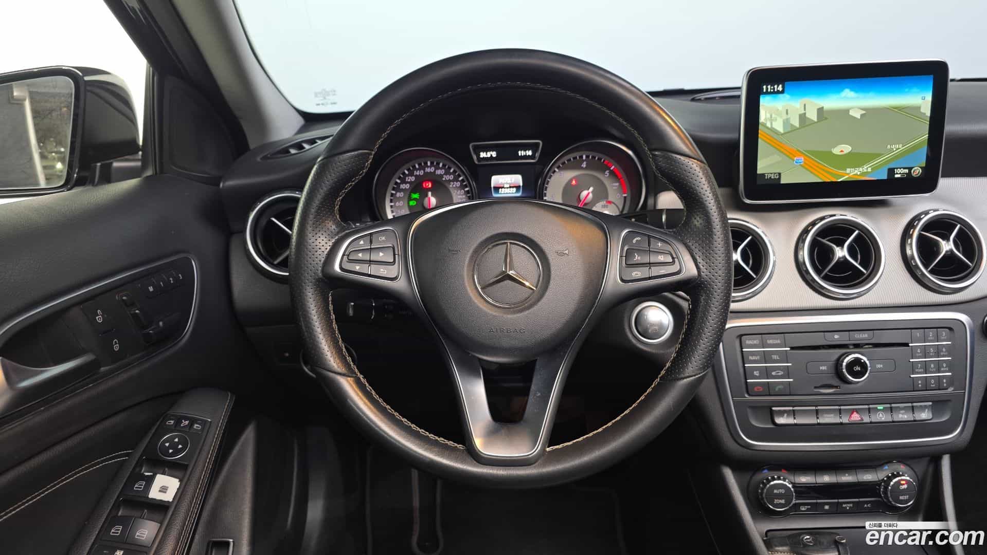 GLA-Class Mercedes-Benz 2016.4-OPTION-016