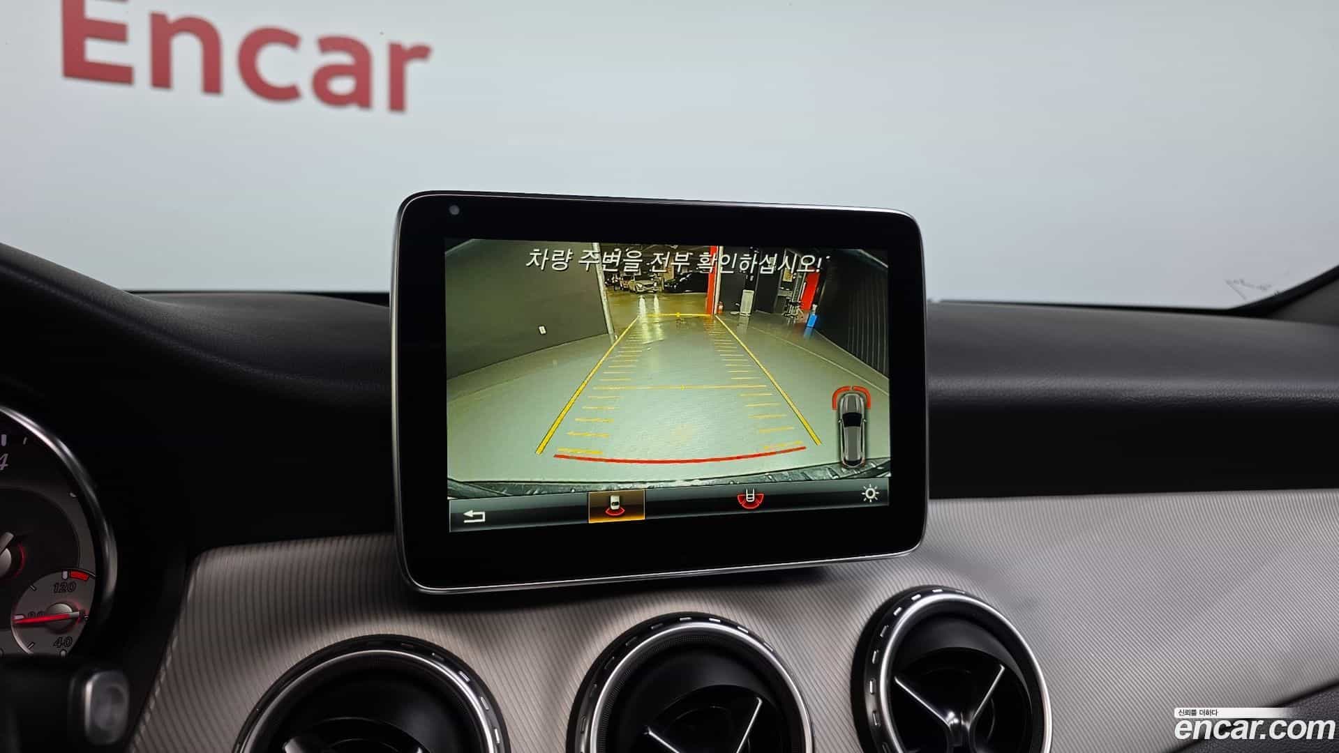 GLA-Class Mercedes-Benz 2016.4-OPTION-018