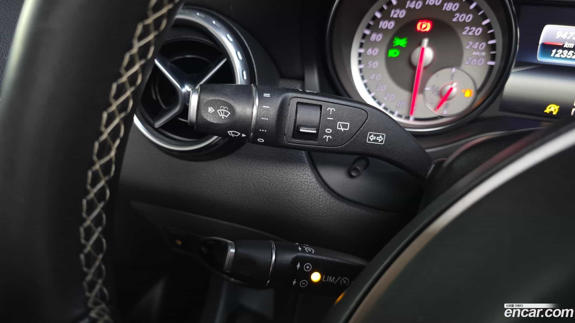 GLA-Class Mercedes-Benz 2016.4-OPTION-022