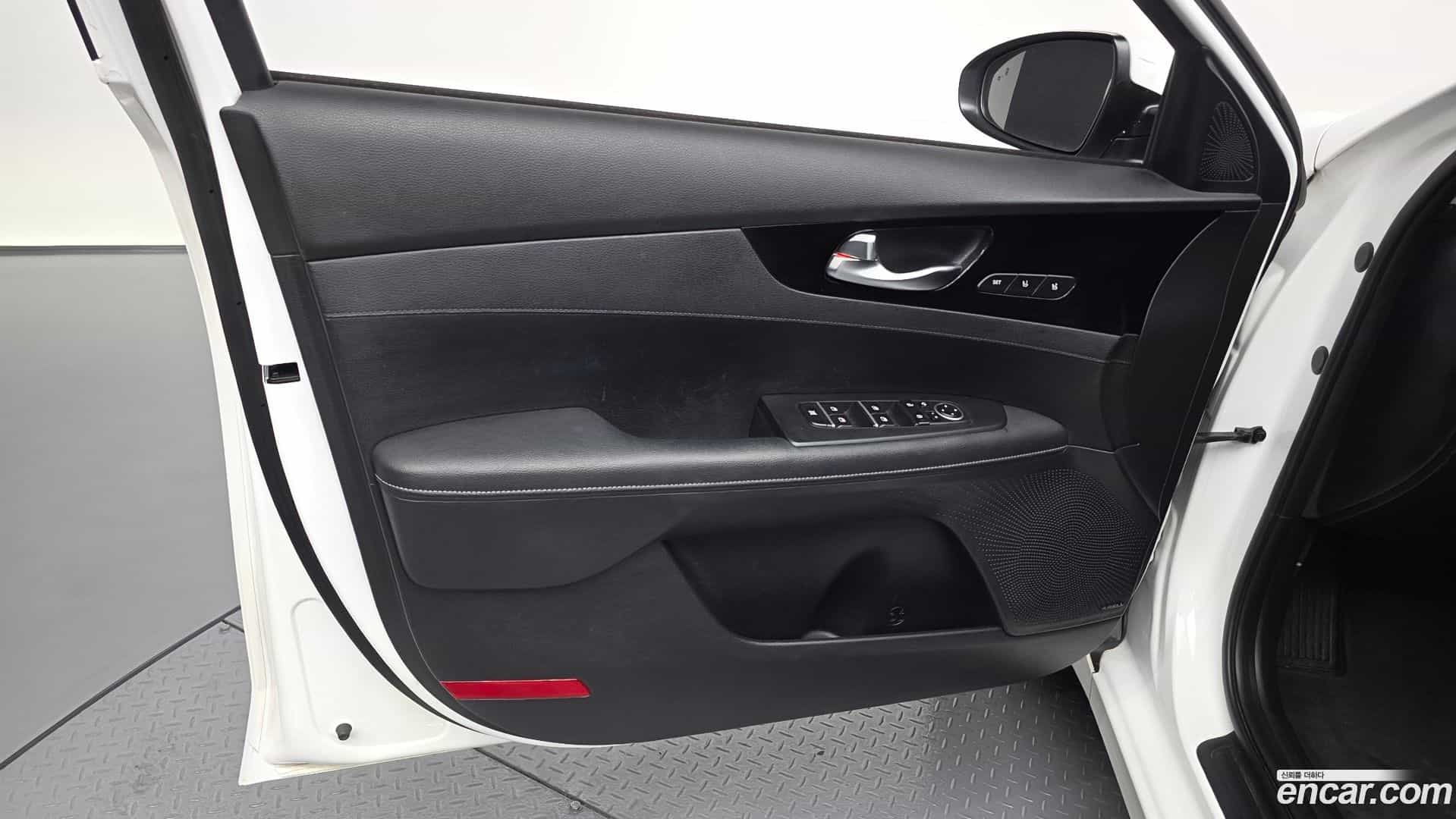 K3 Kia 2022.1-INNER-034