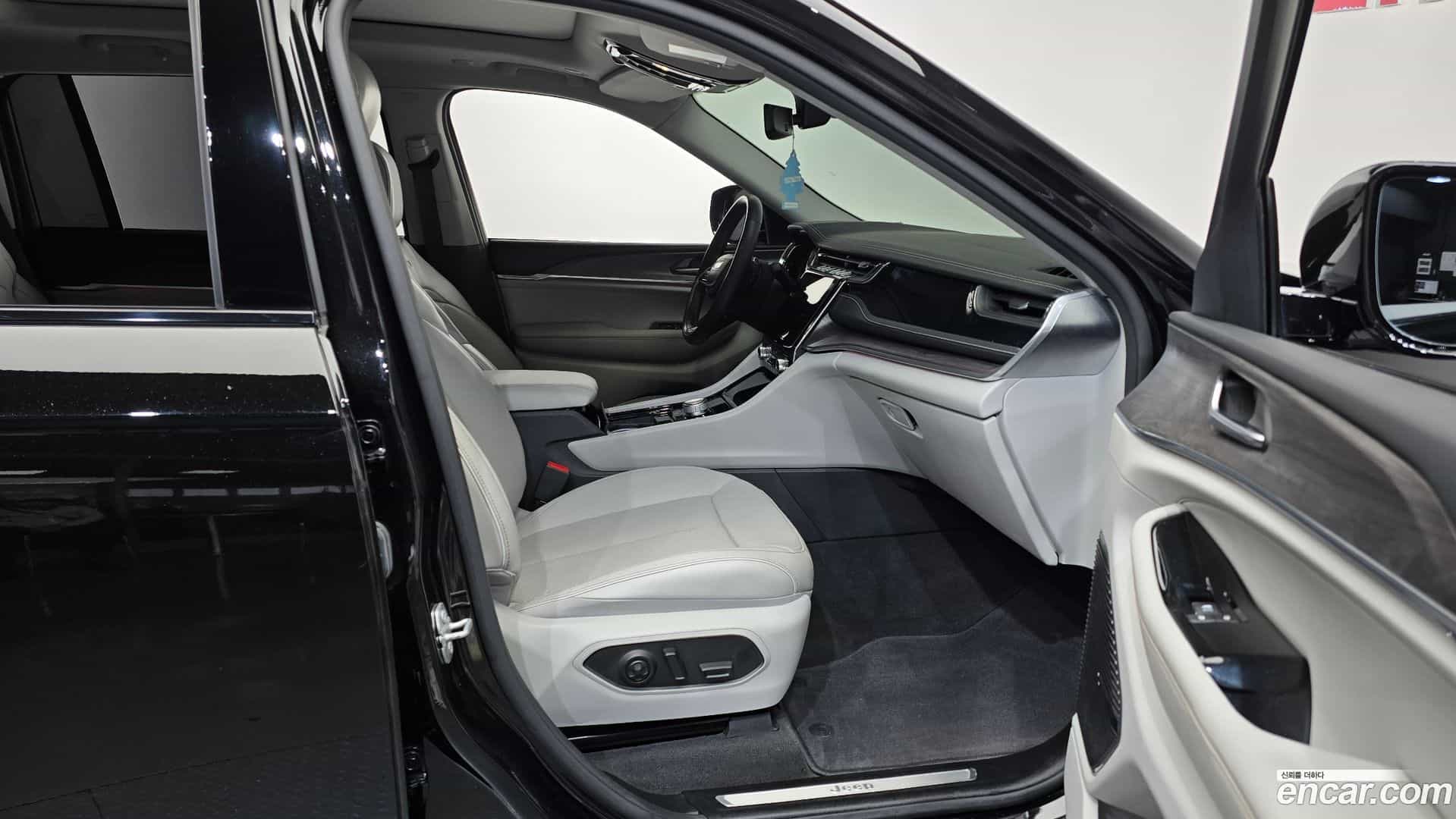 Cherokee Jeep 2022.10-INNER-036