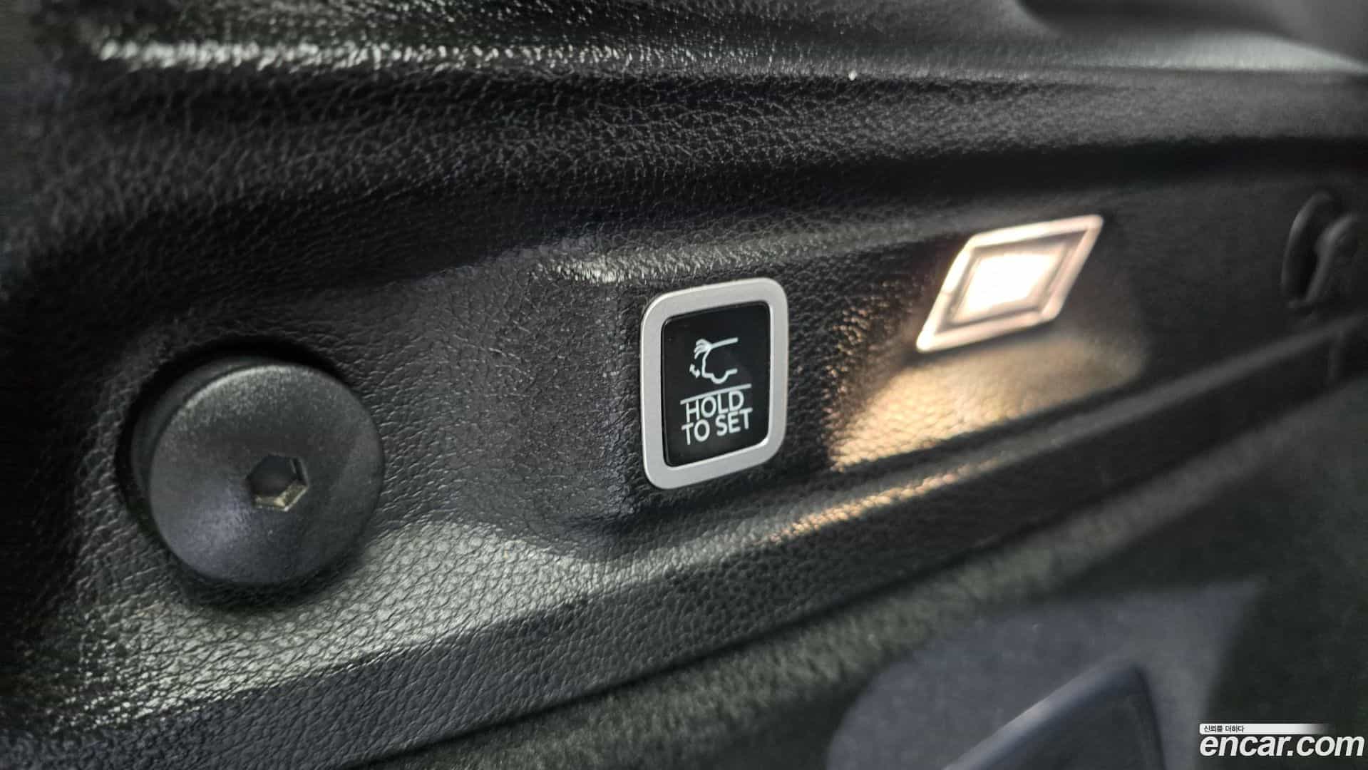 Cherokee Jeep 2022.10-OPTION-045