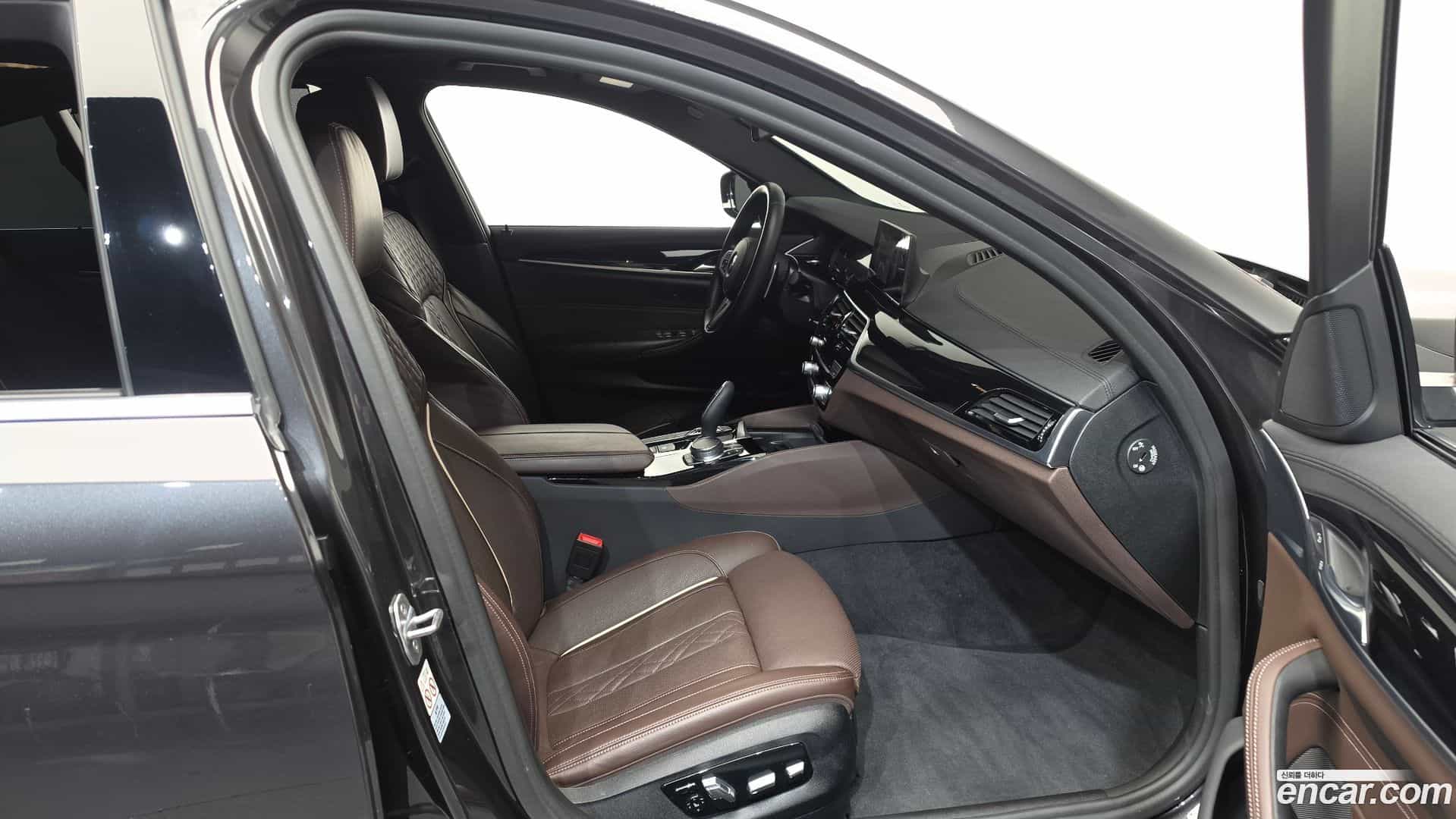 5-Series BMW 2019.10-INNER-036