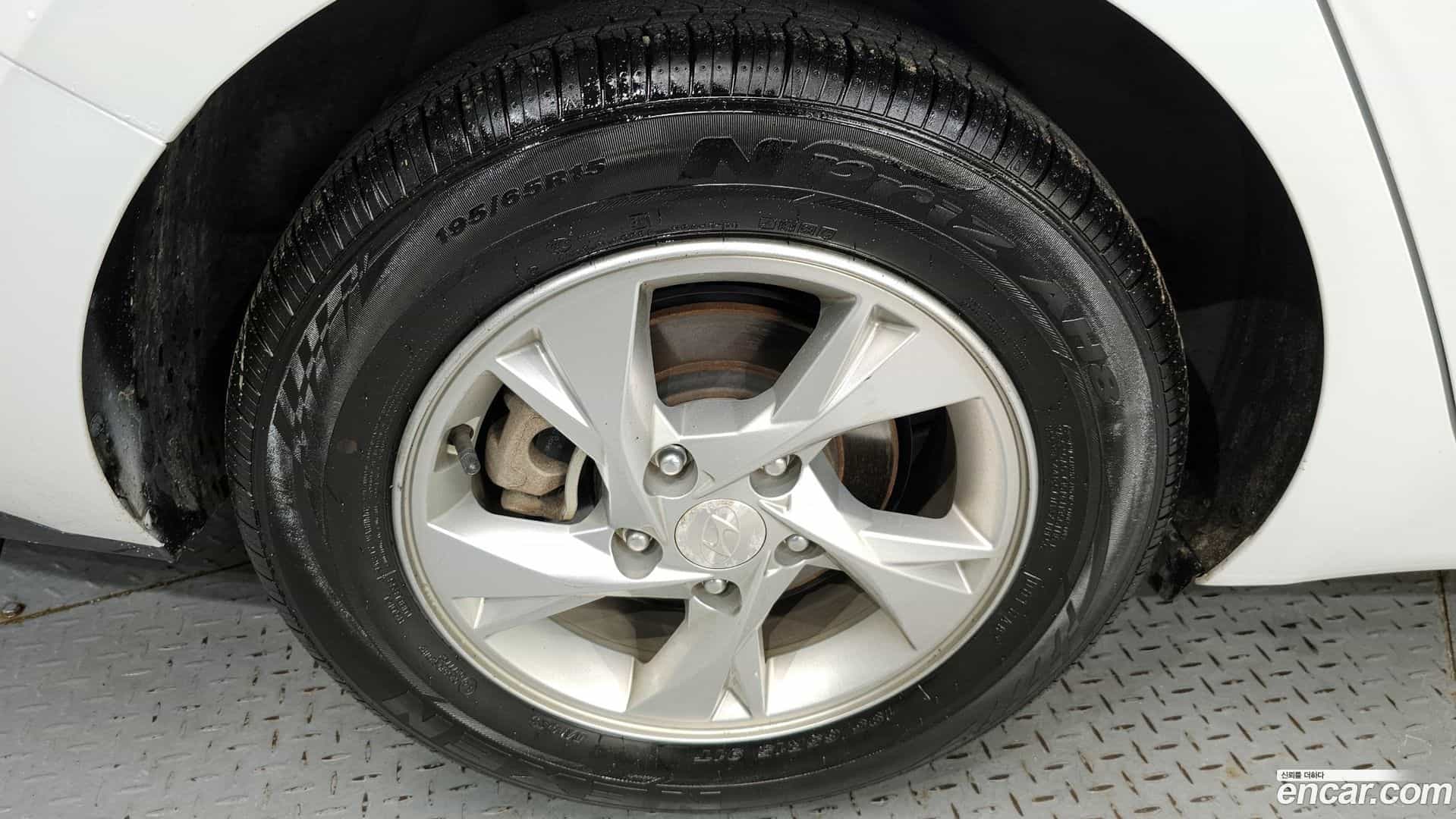 AVANTE Hyundai 2022.1-OUTER-005
