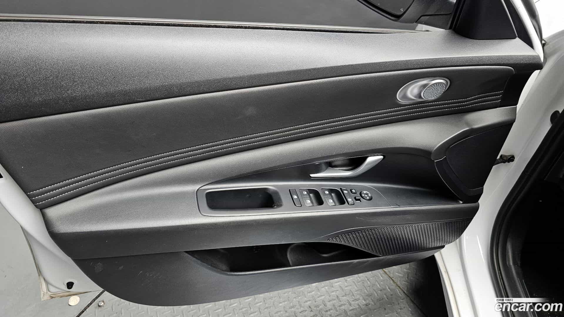 AVANTE Hyundai 2022.1-INNER-034