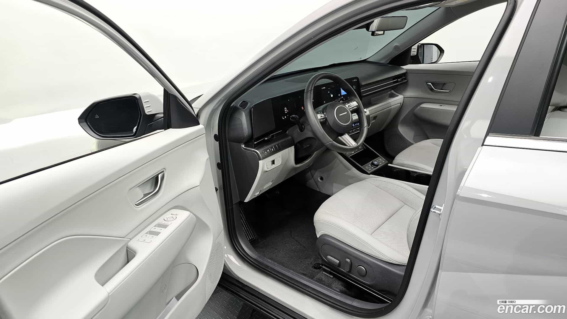 Kona Hyundai 2023.2-INNER-010