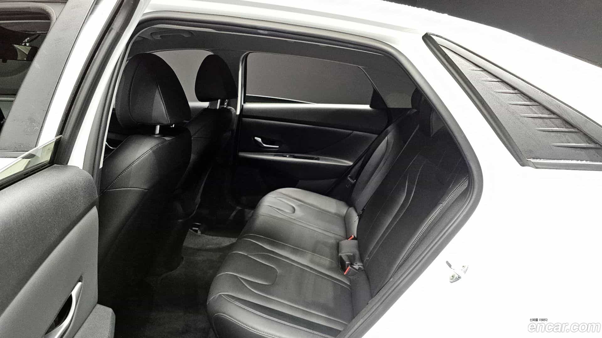 AVANTE Hyundai 2020.7-OPTION-016