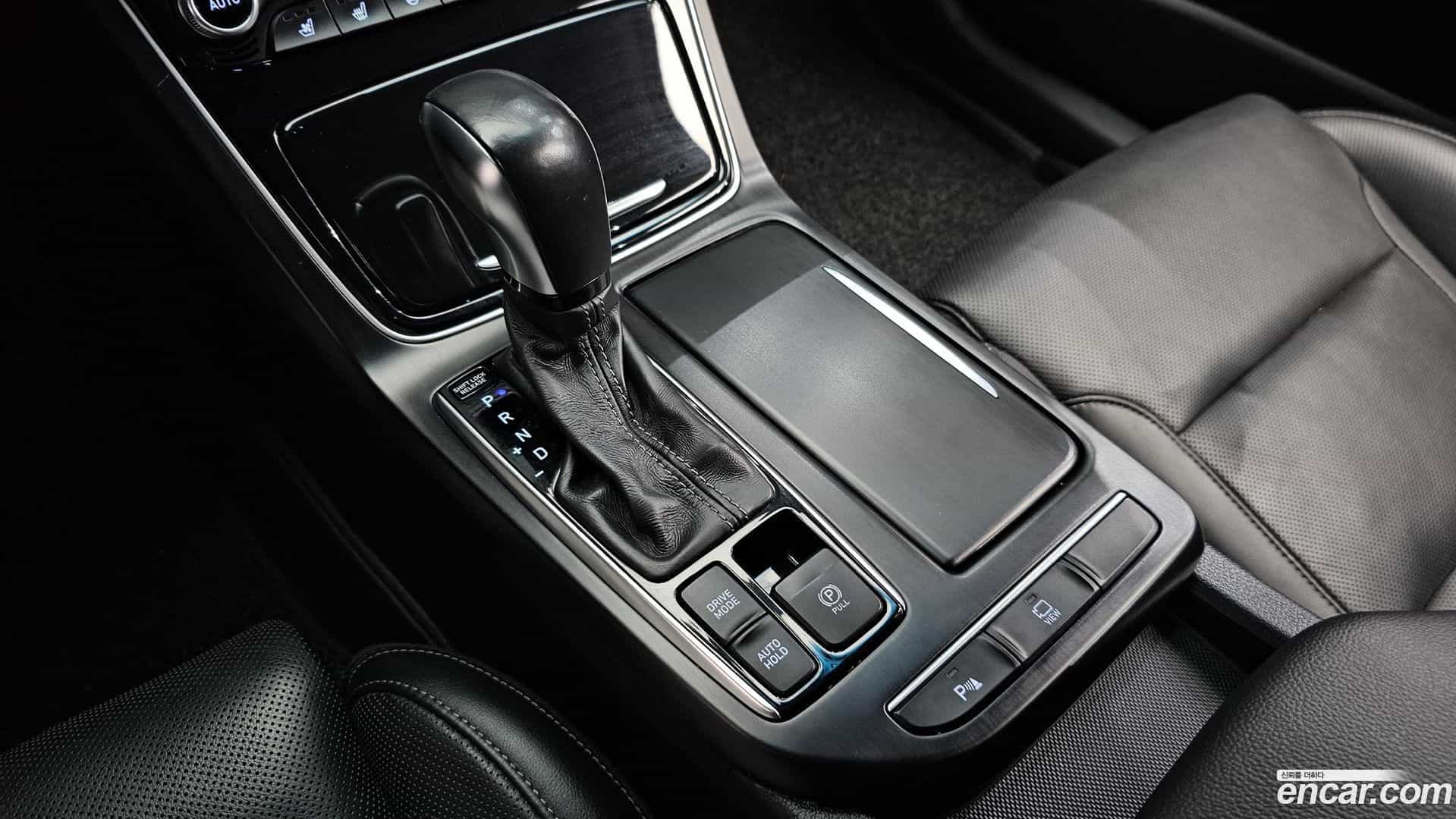 Grandeur Hyundai 2018.6-INNER-009