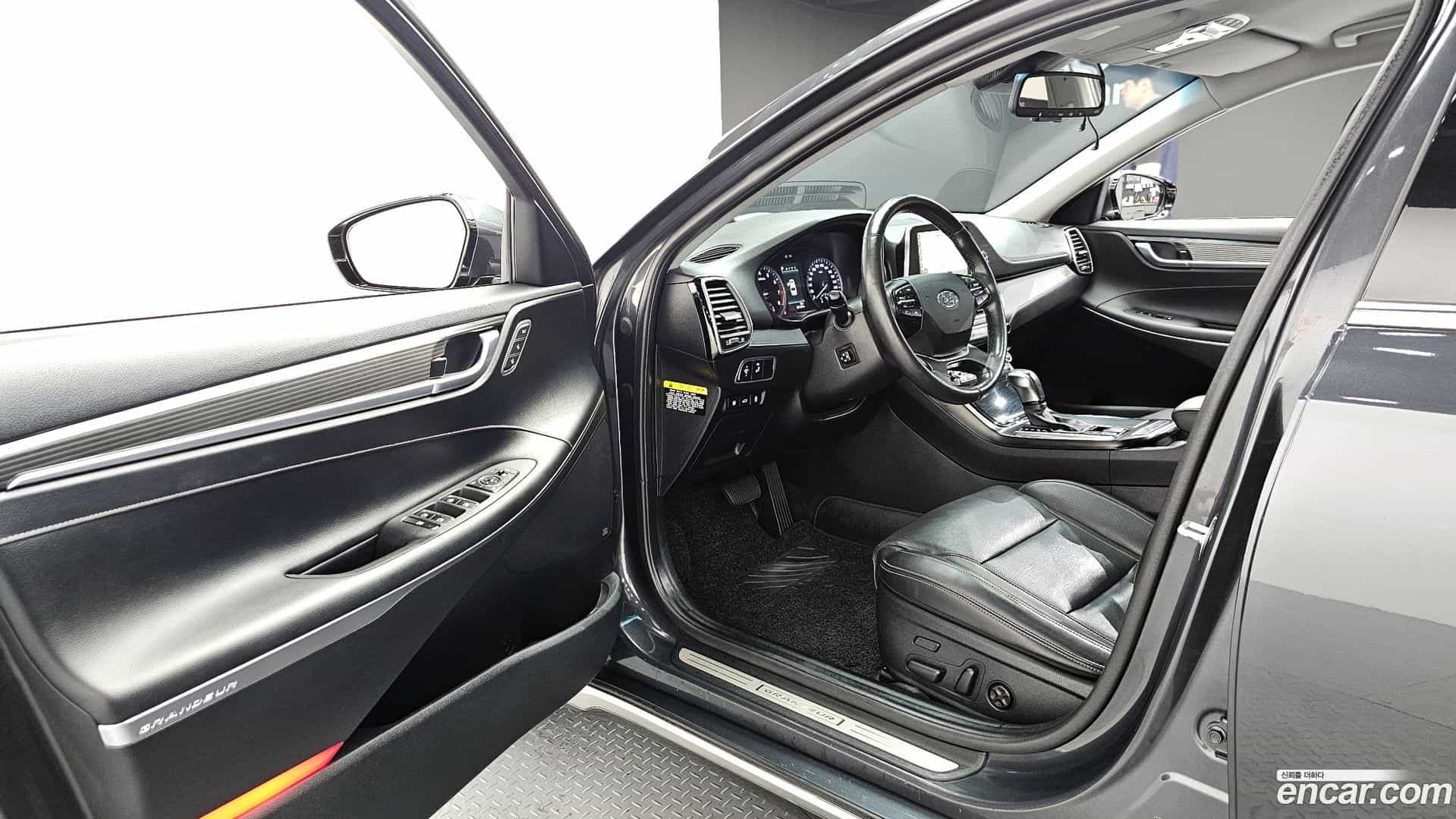 Grandeur Hyundai 2018.6-INNER-010
