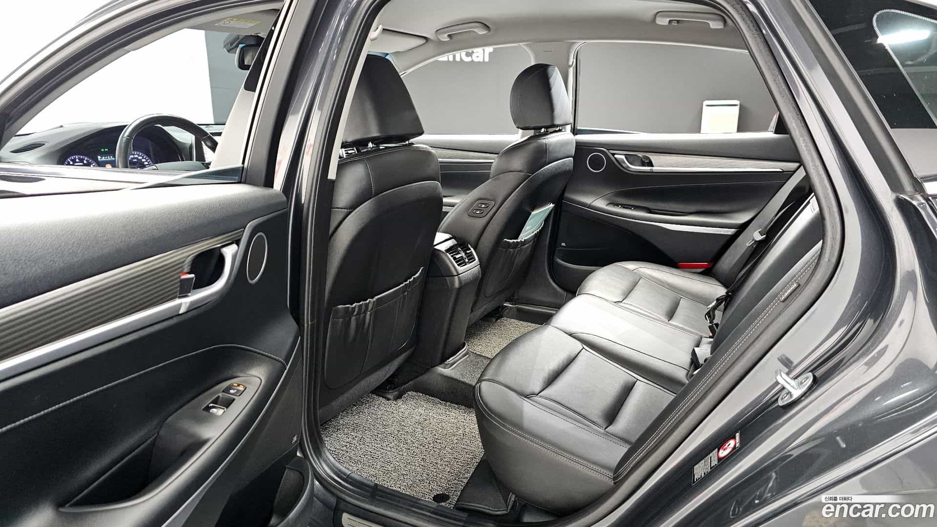 Grandeur Hyundai 2018.6-OPTION-015